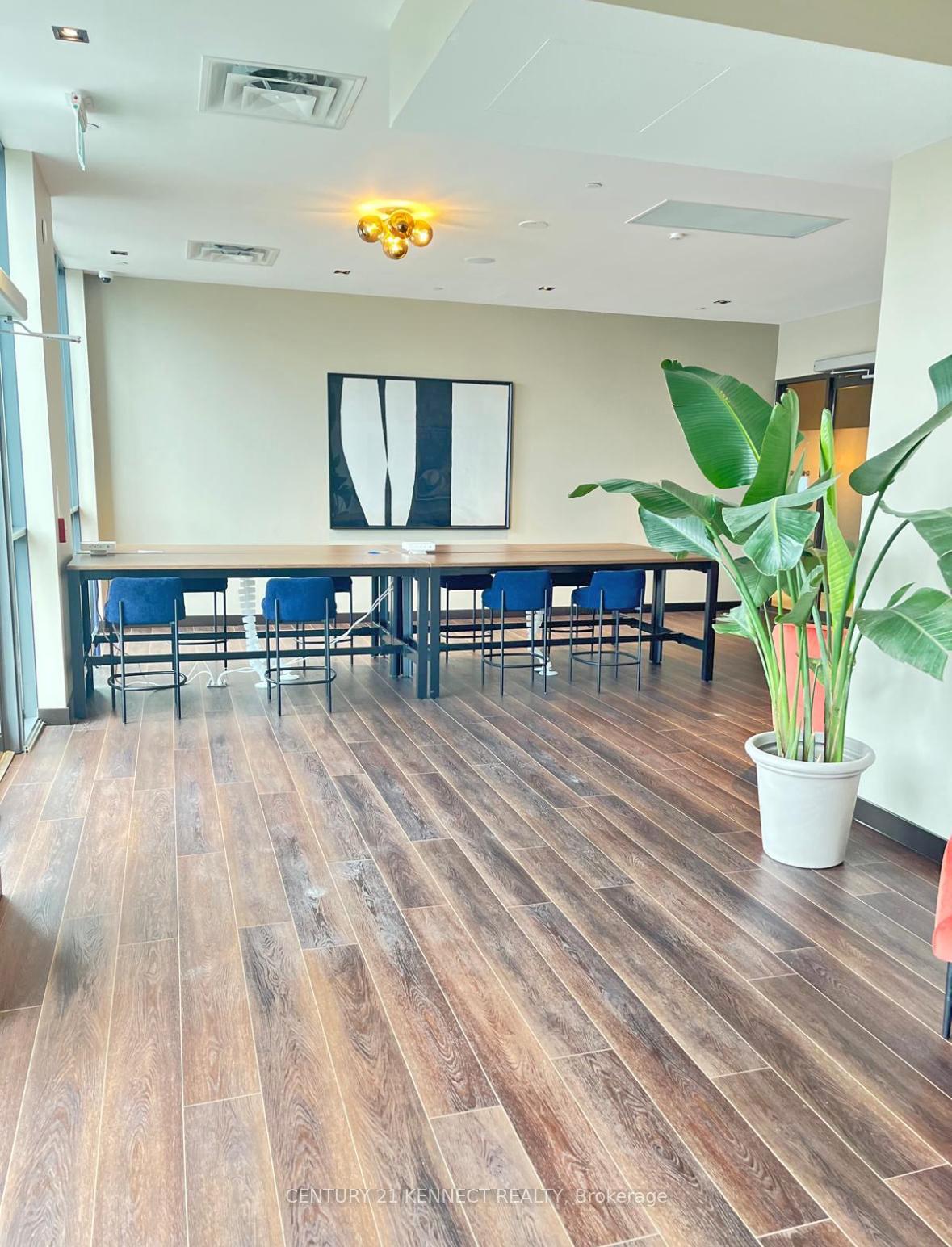 1 Bedroom Condo at 10 Honeycrispy, Vaughan For sale