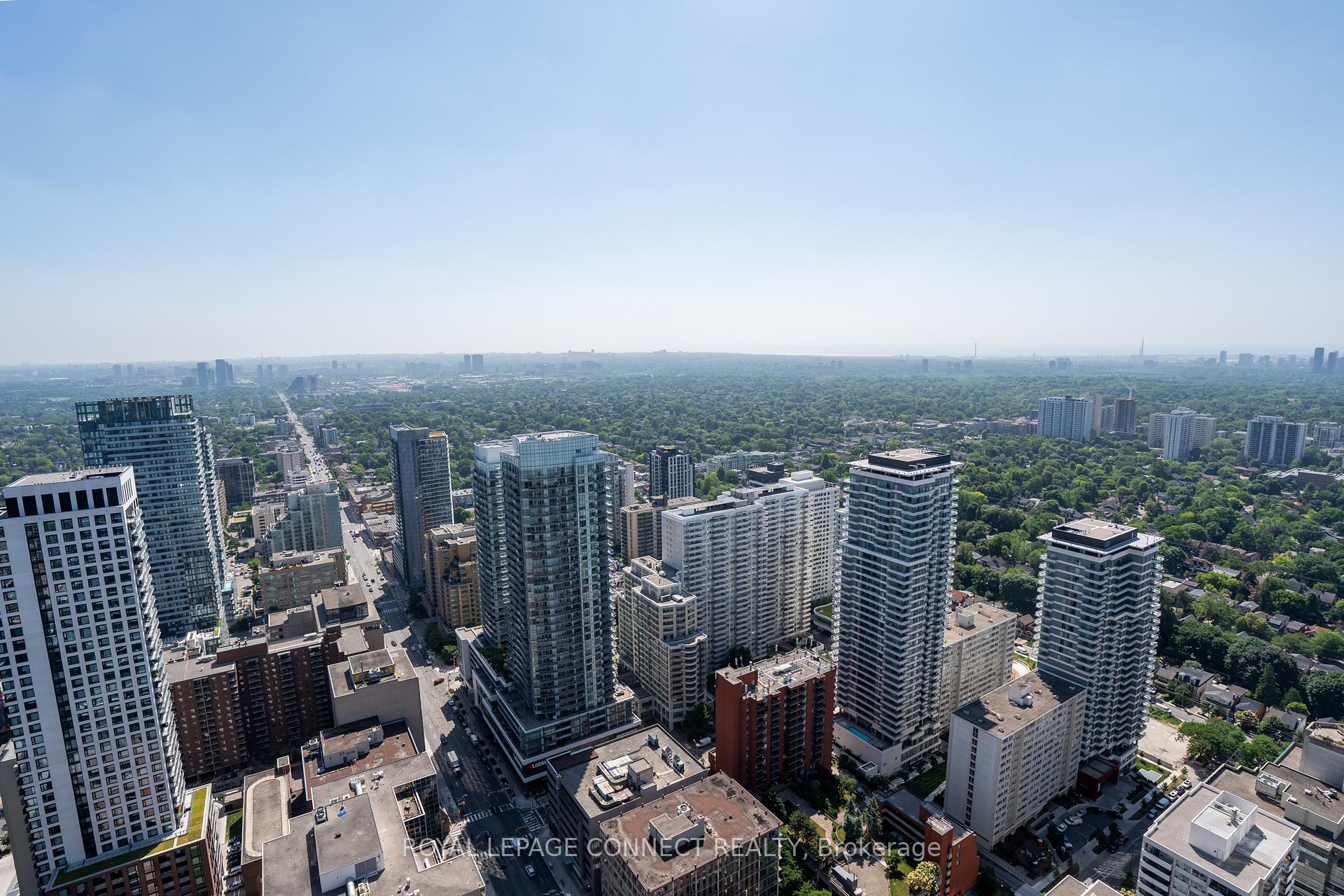 2 Bedrooms Condo at 8 Eglinton, Toronto For sale