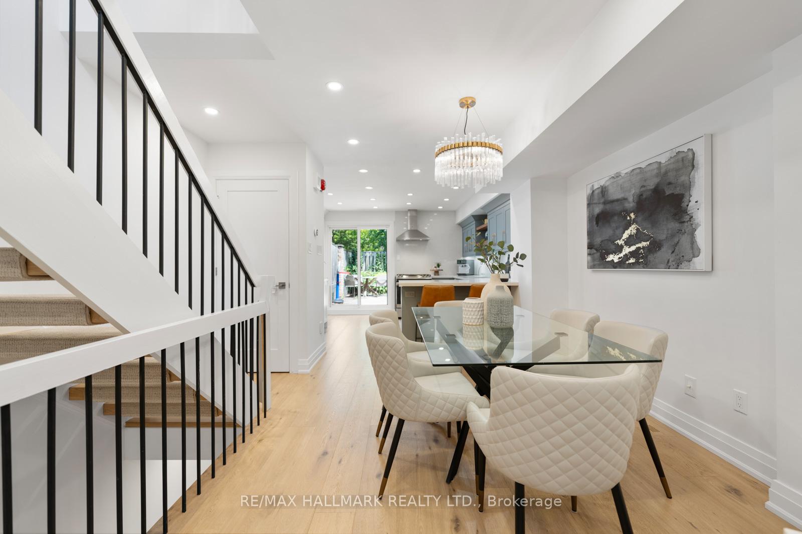 4 Bedrooms Condo at 95 Summerhill, Toronto For sale