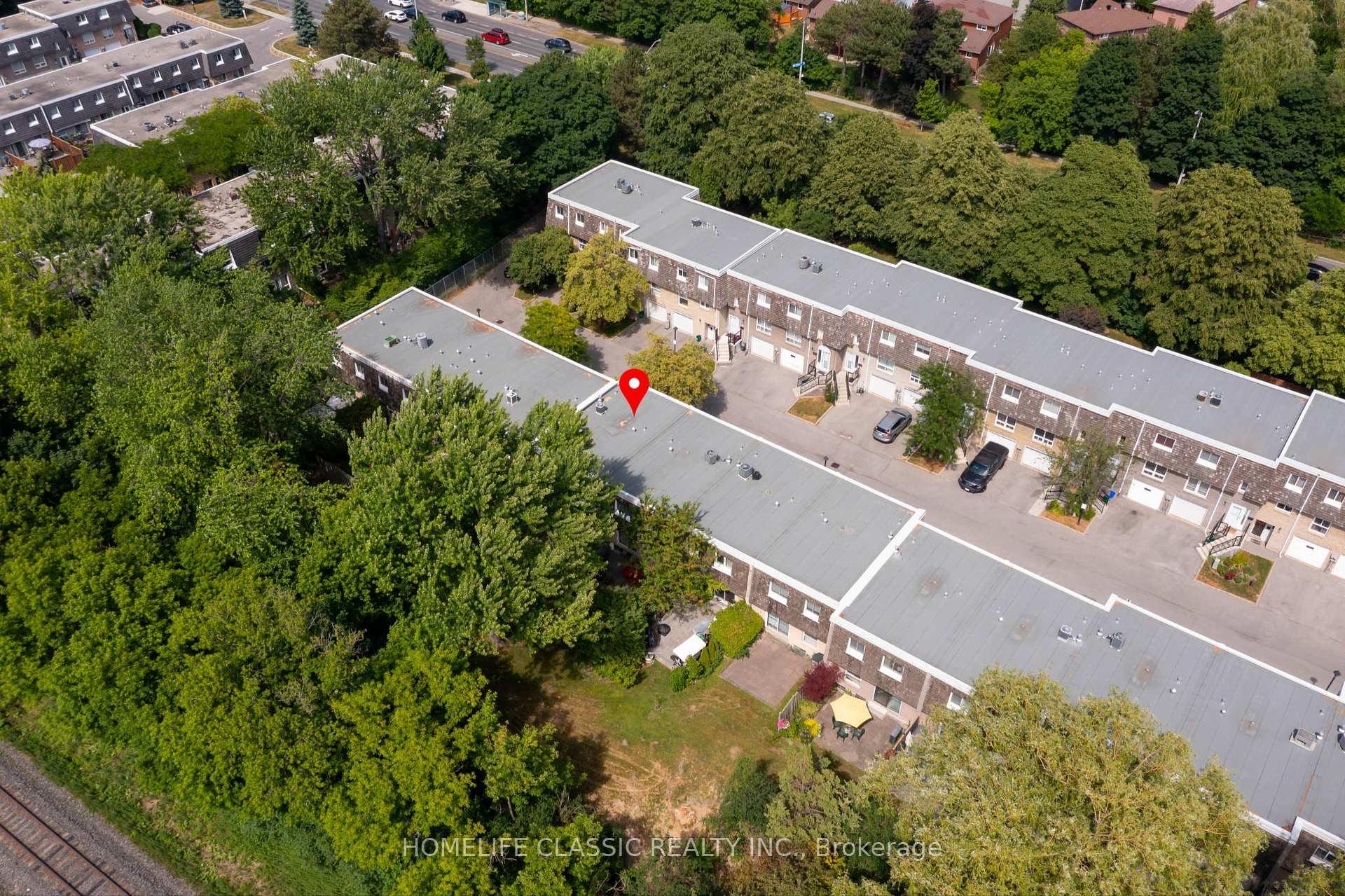 4 Bedrooms Condo at 108 Wild Briarway, Toronto For sale