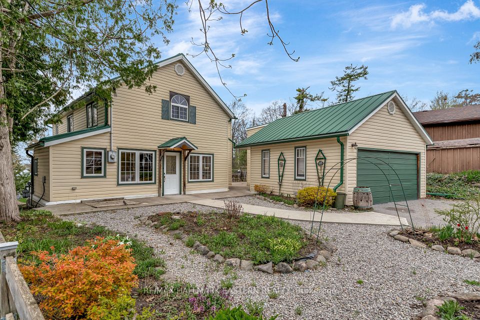 1043 Lakeview