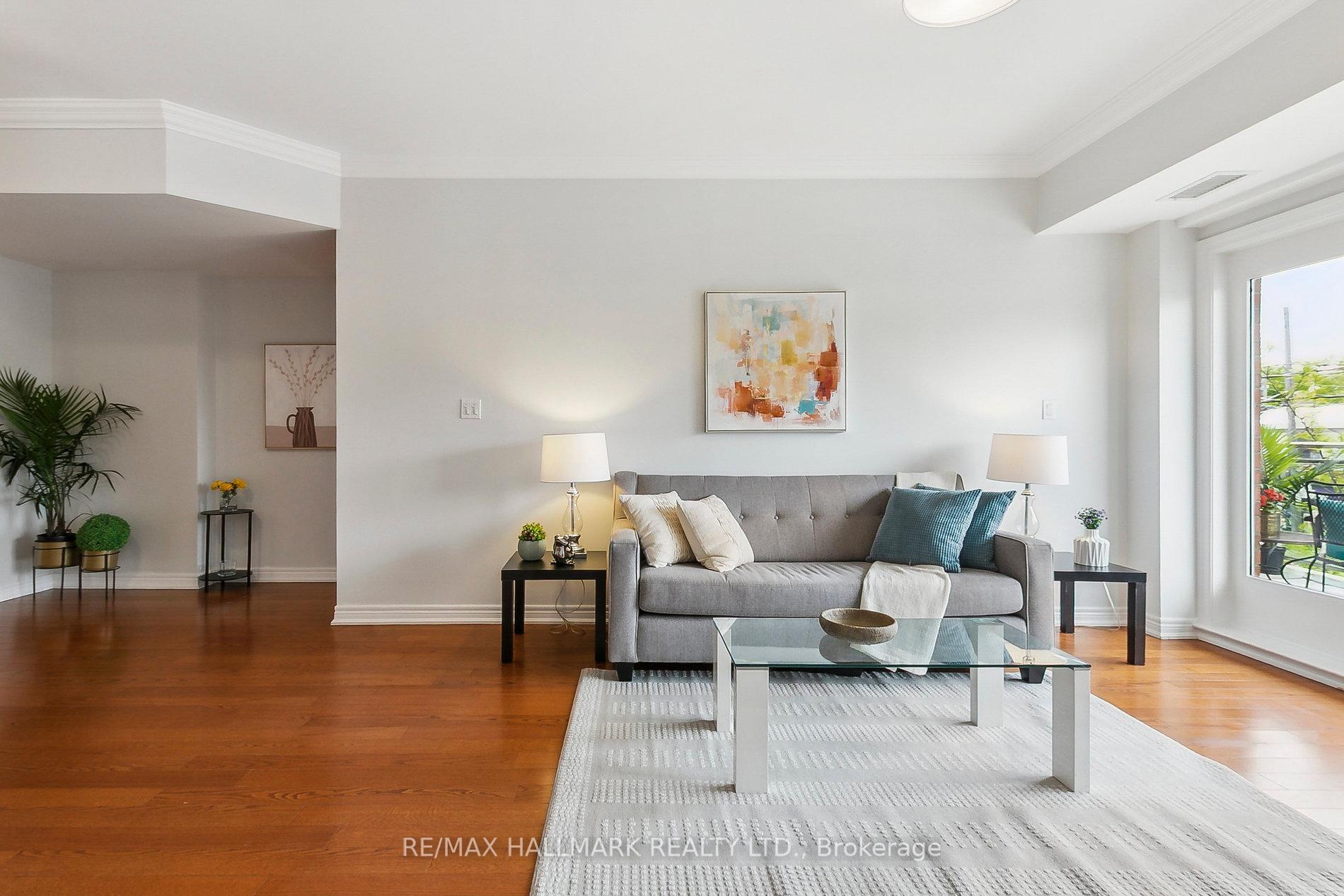 2 Bedrooms Condo at 1 Lawlor, Toronto For sale