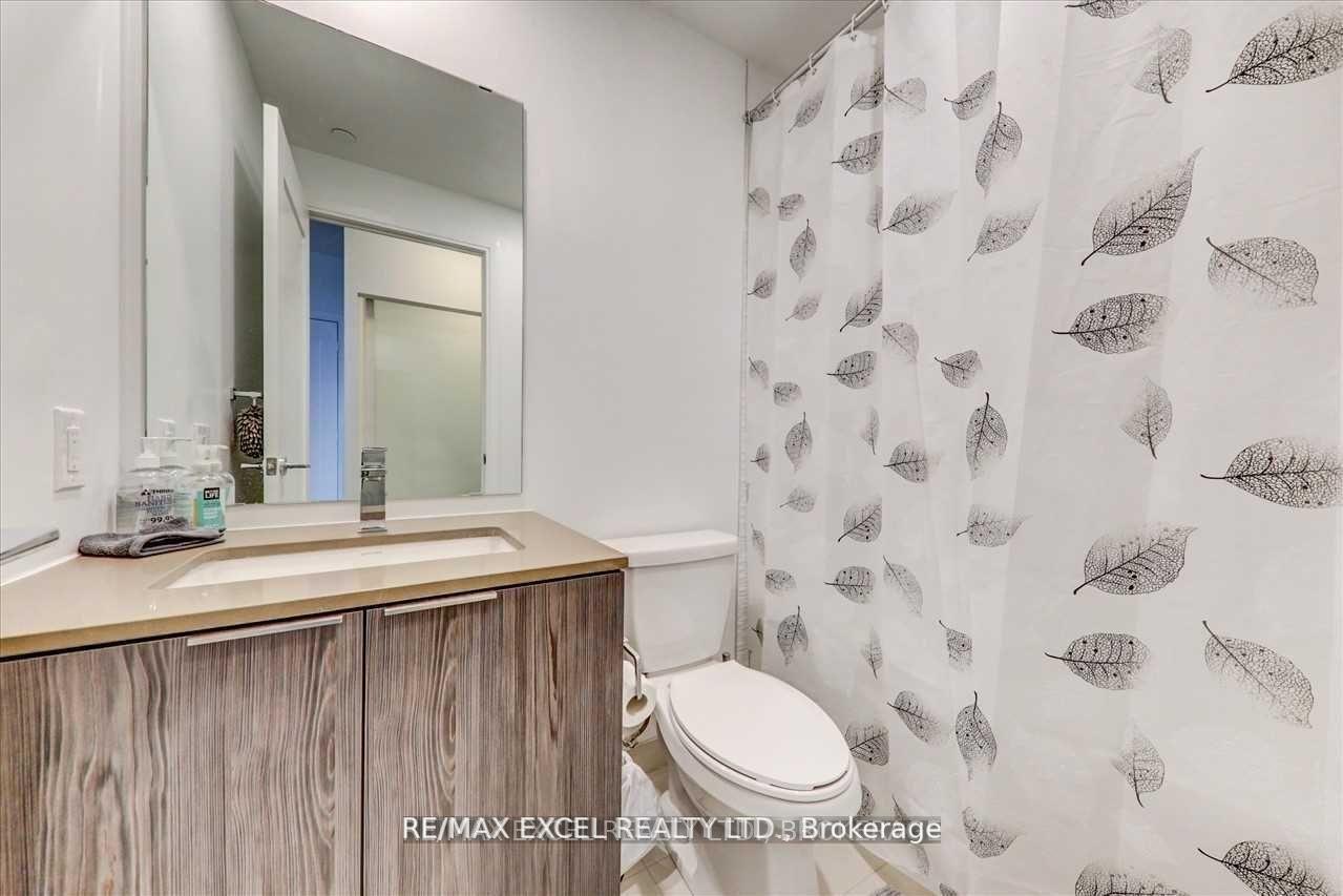 2 Bedrooms Condo at 70 Annie Craig, Toronto For sale