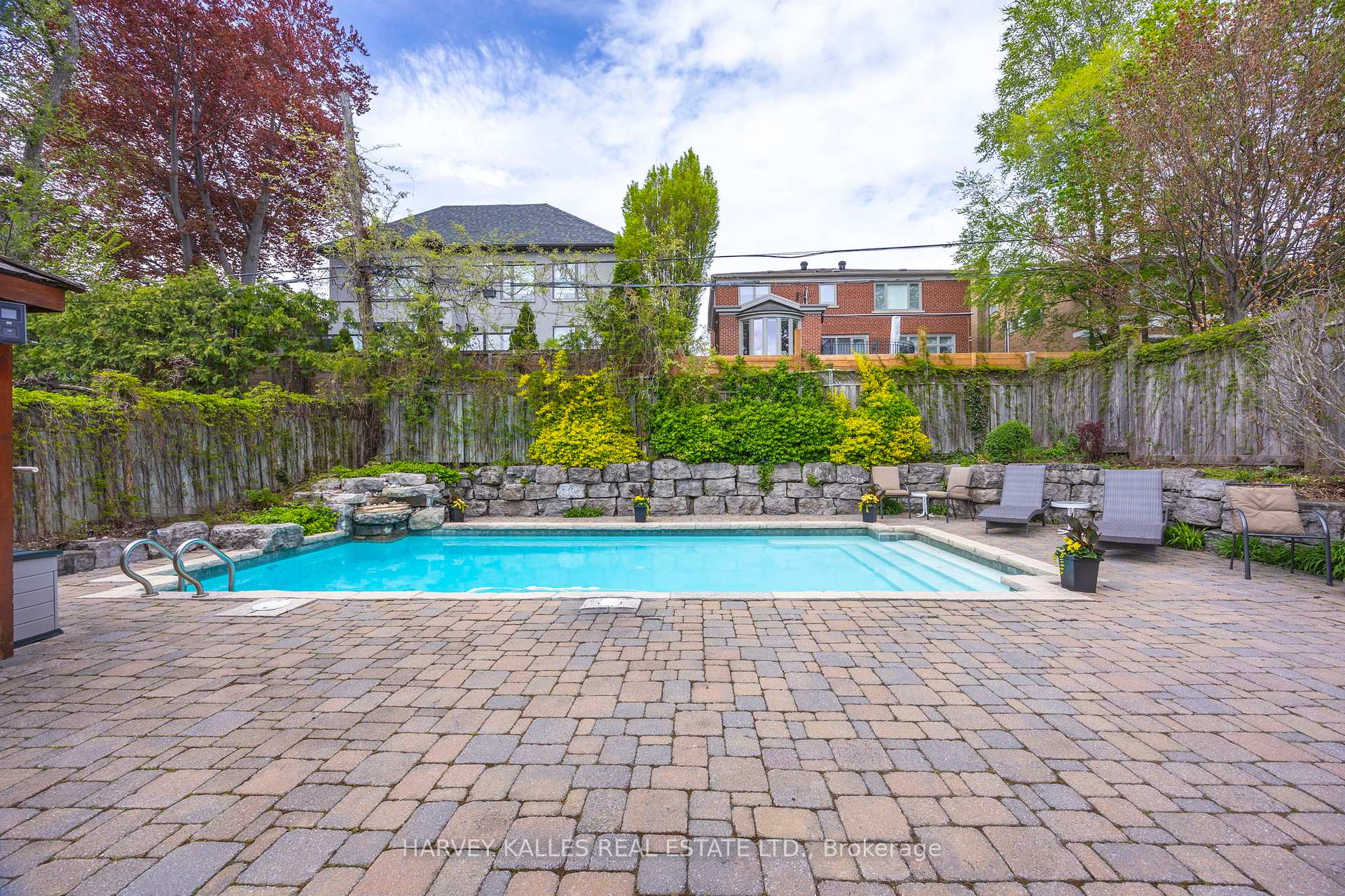 26 Forest Ridge Drive