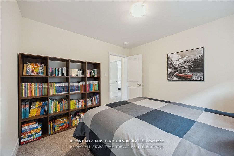 83 Kingknoll Crescent