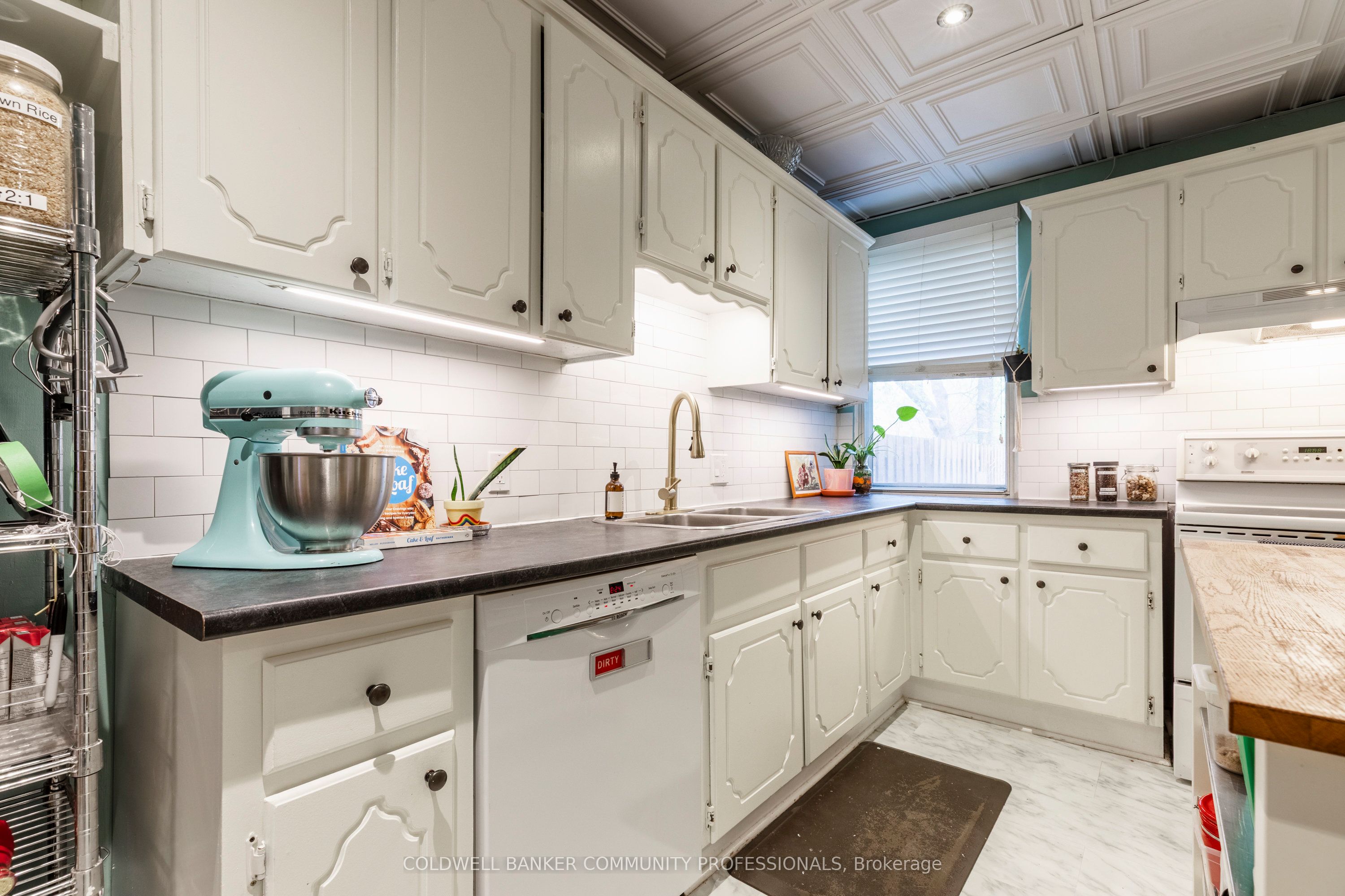 146 Walnut Street, Hamilton, ON L8N 2L7