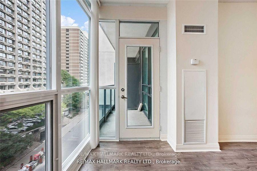 2 Bedrooms Condo at 1121 Bay, Toronto For sale
