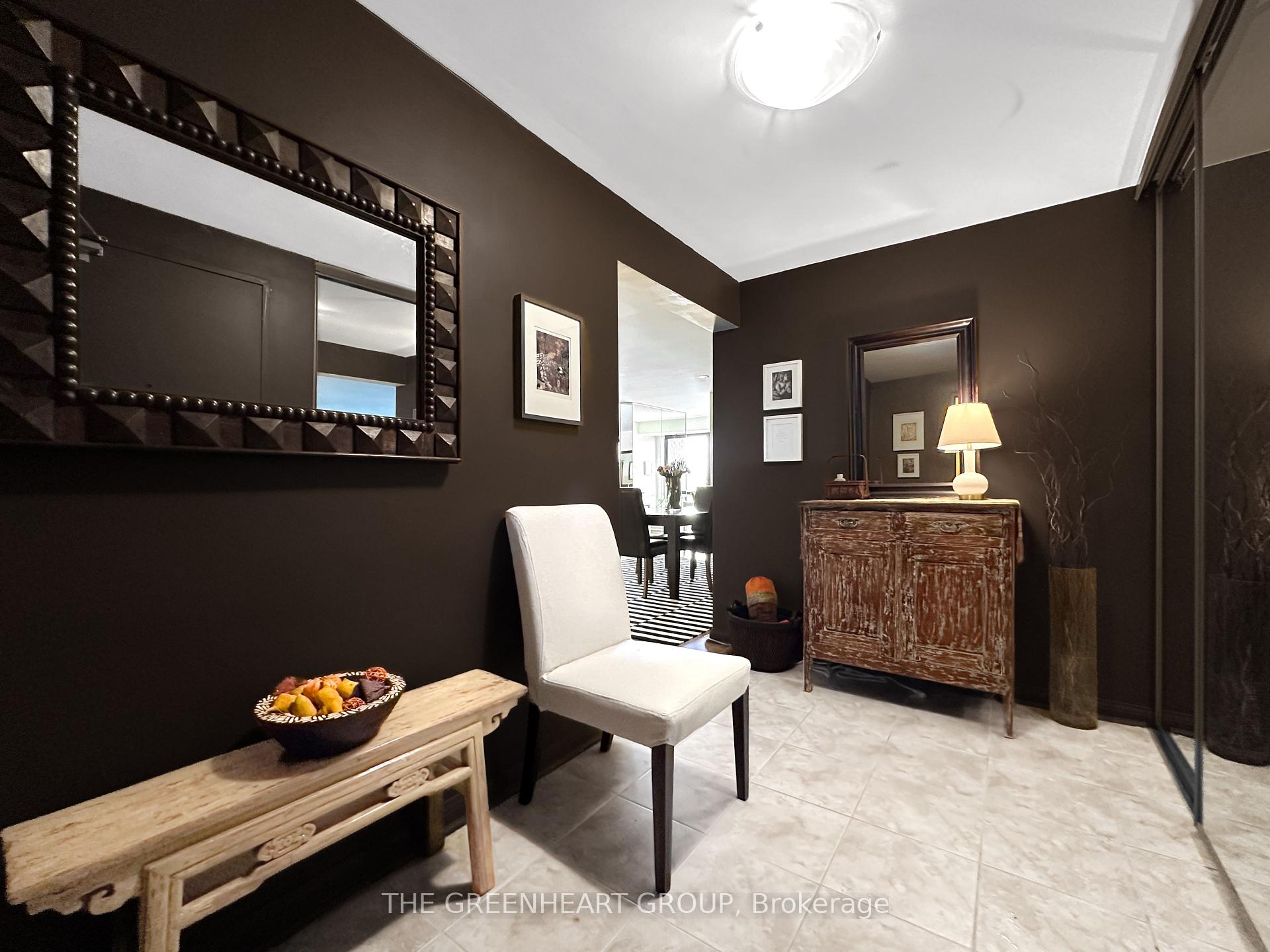3 Bedrooms Condo at 1400 Dixie,  Mississauga For sale