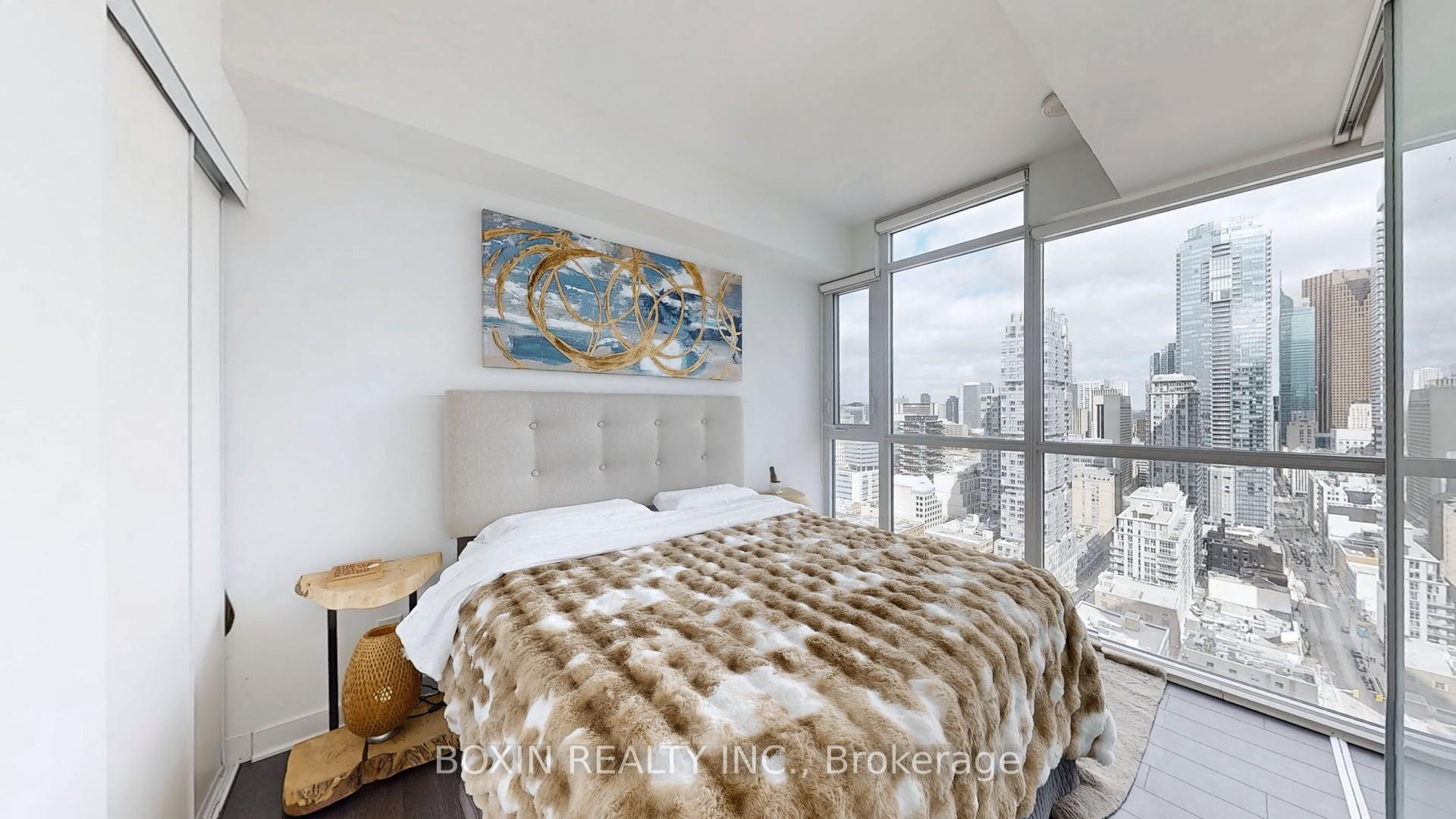 2 Bedrooms Condo at 290 Adelaide,  Toronto For sale
