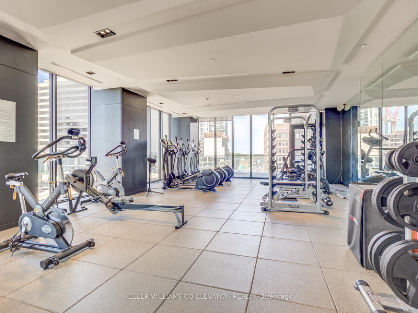 1 Bedroom Condo at 8 Eglinton,  Toronto For sale