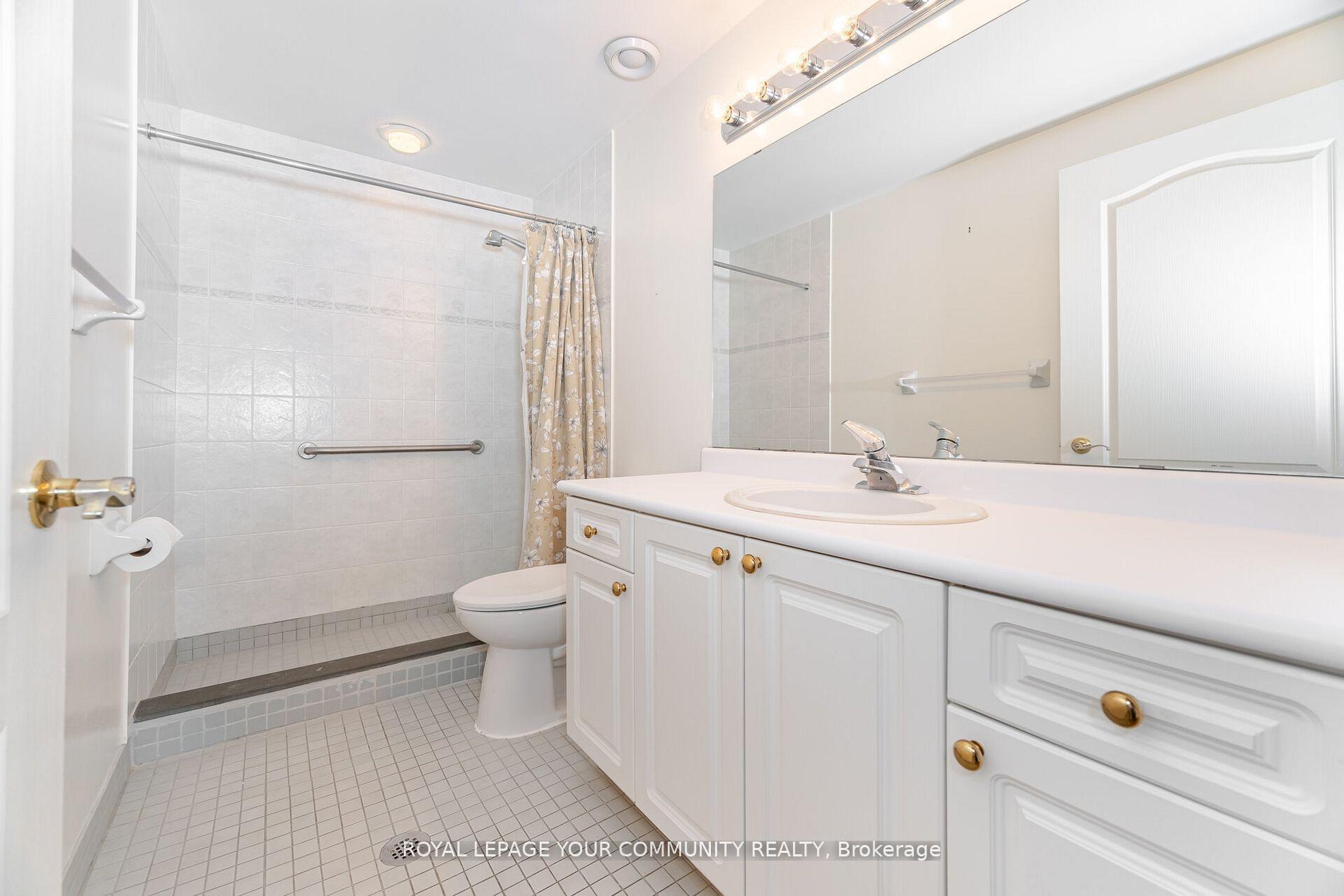 2 Bedrooms Condo at 2502 Rutherford, Vaughan For sale