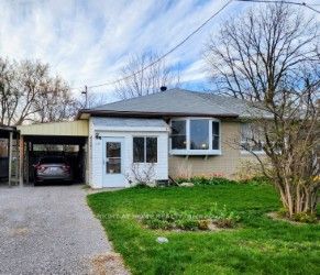 138 Longford Drive, Newmarket, ON L3Y 2Y5
