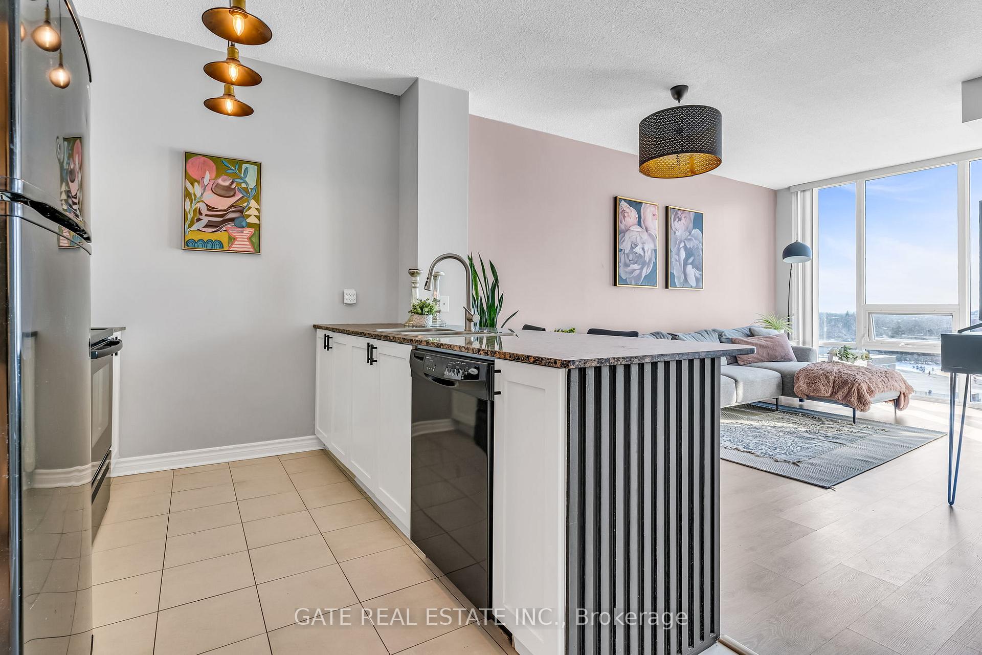 2 Bedrooms Condo at 3525 Kariya, Mississauga For sale