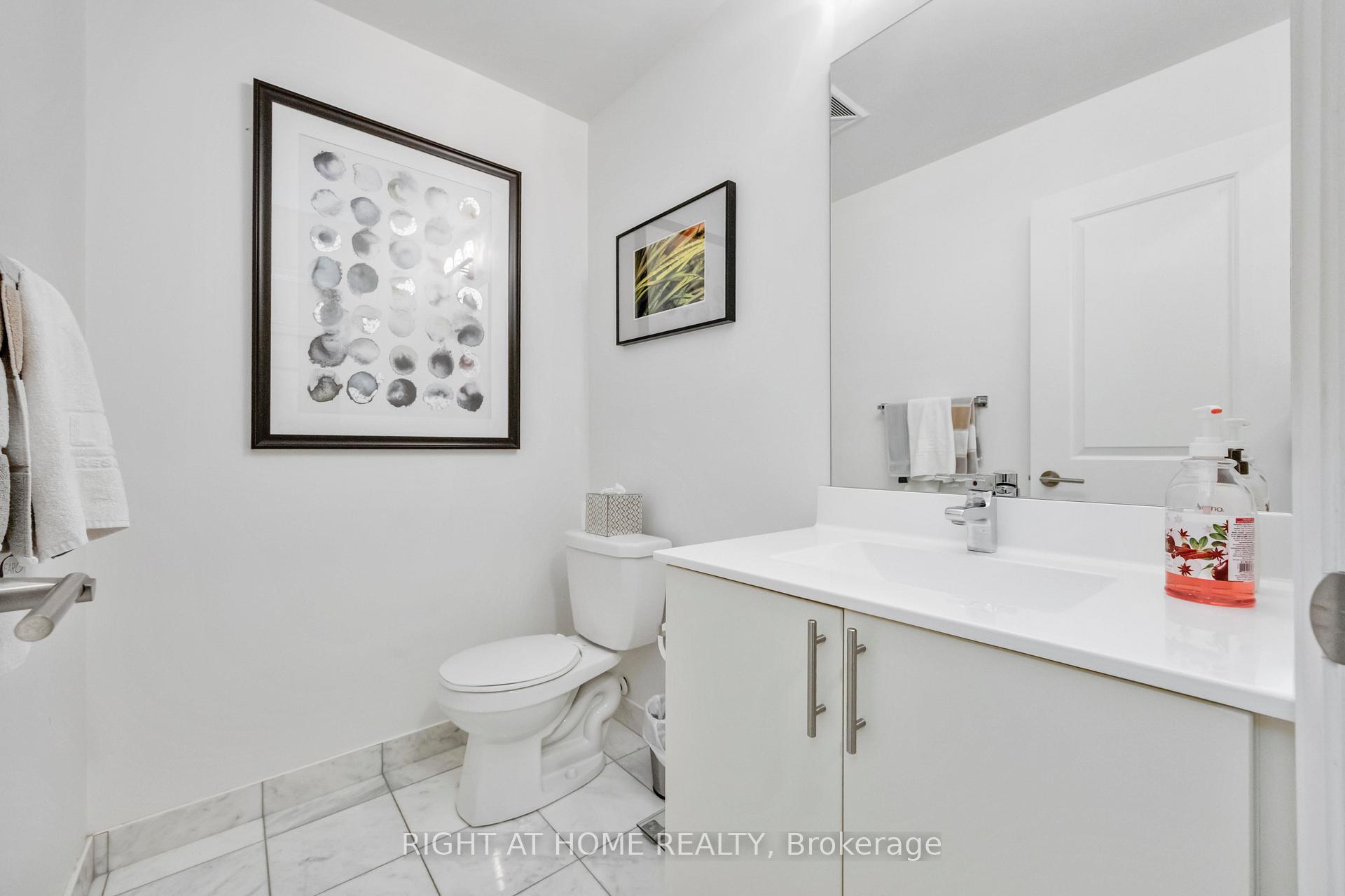2 Bedrooms Co-op at 520 Steeles, Vaughan For sale