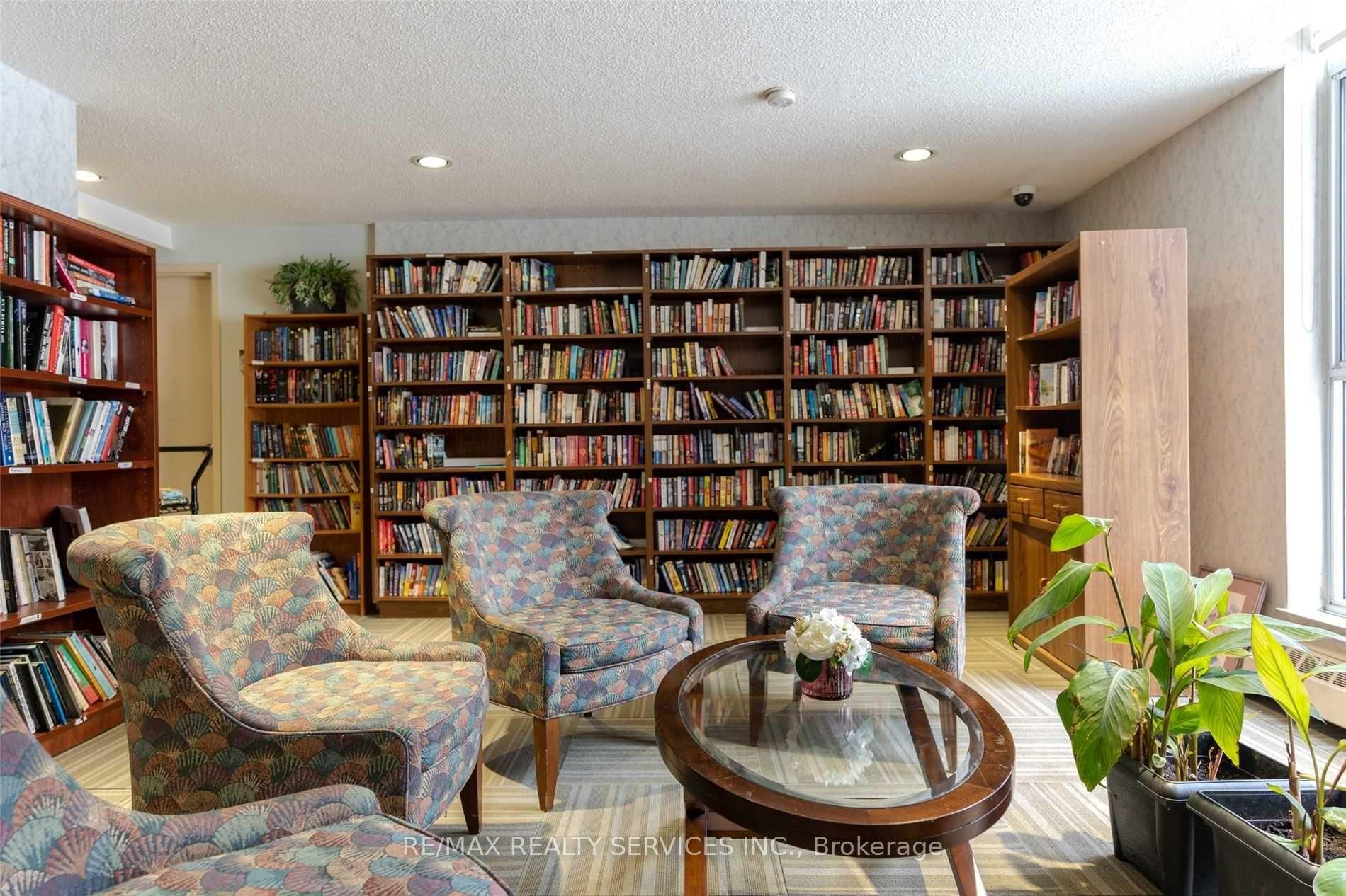 2 Bedrooms Condo at 420 Mill,  Toronto For sale