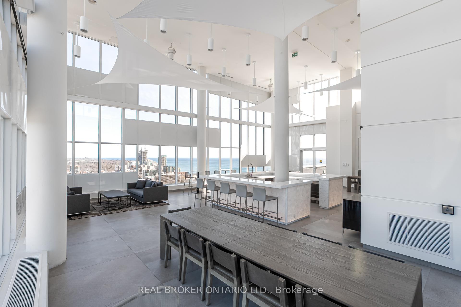 2 Bedrooms Condo at 500 Brock,  Burlington For sale