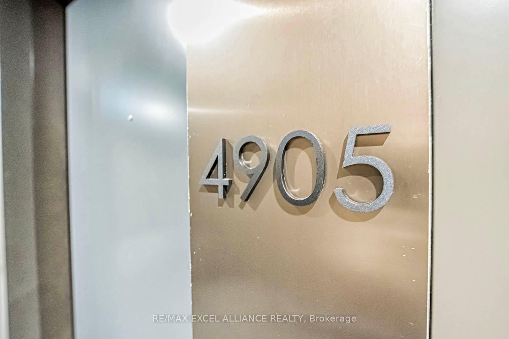 2 Bedrooms Condo at 8 Cumberland, Toronto For sale