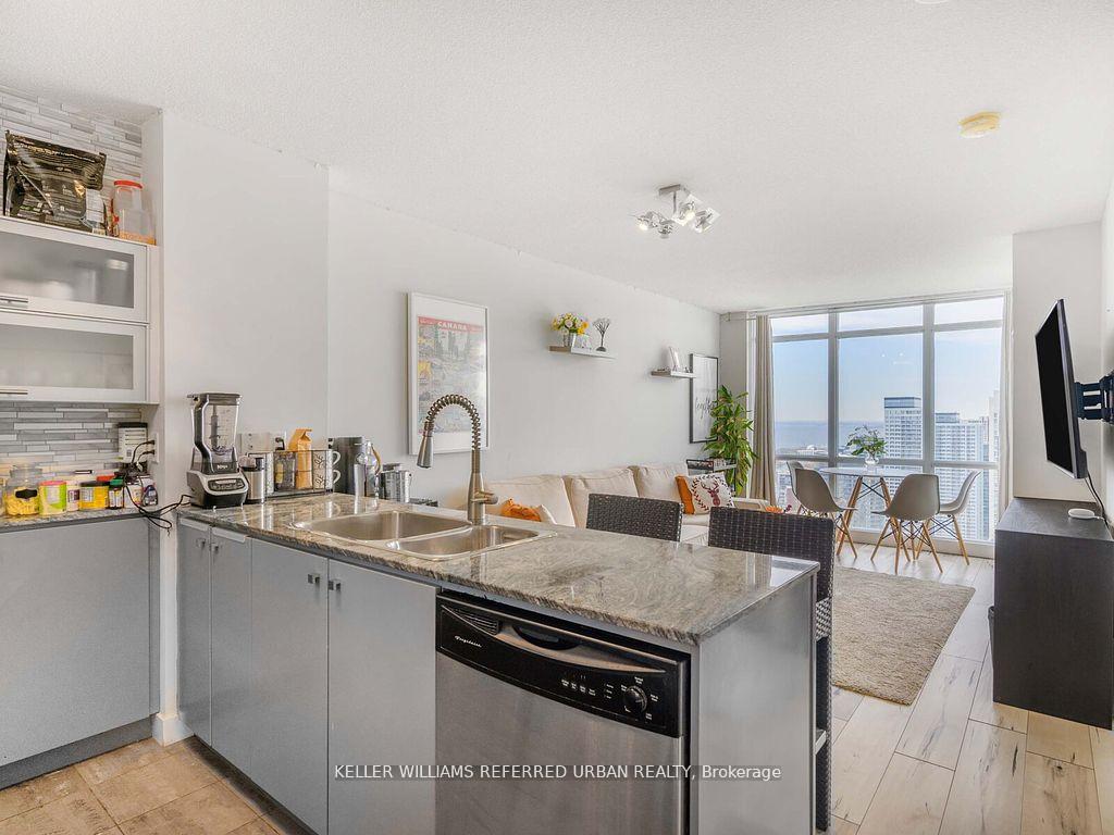 2 Bedrooms Condo at 11 Brunel, Toronto For sale