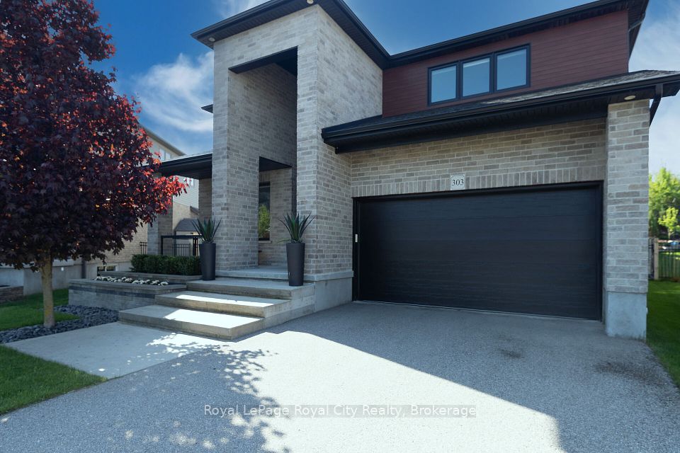 303 Gosling Gardens ; MLS ID: X12183773