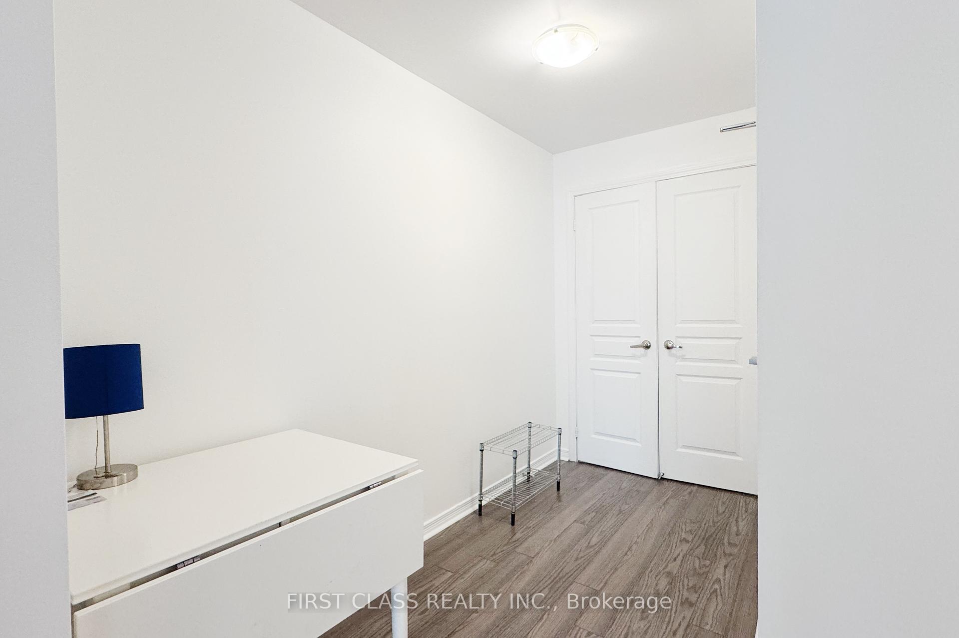 1 Bedroom Condo at 352 Front, Toronto For sale