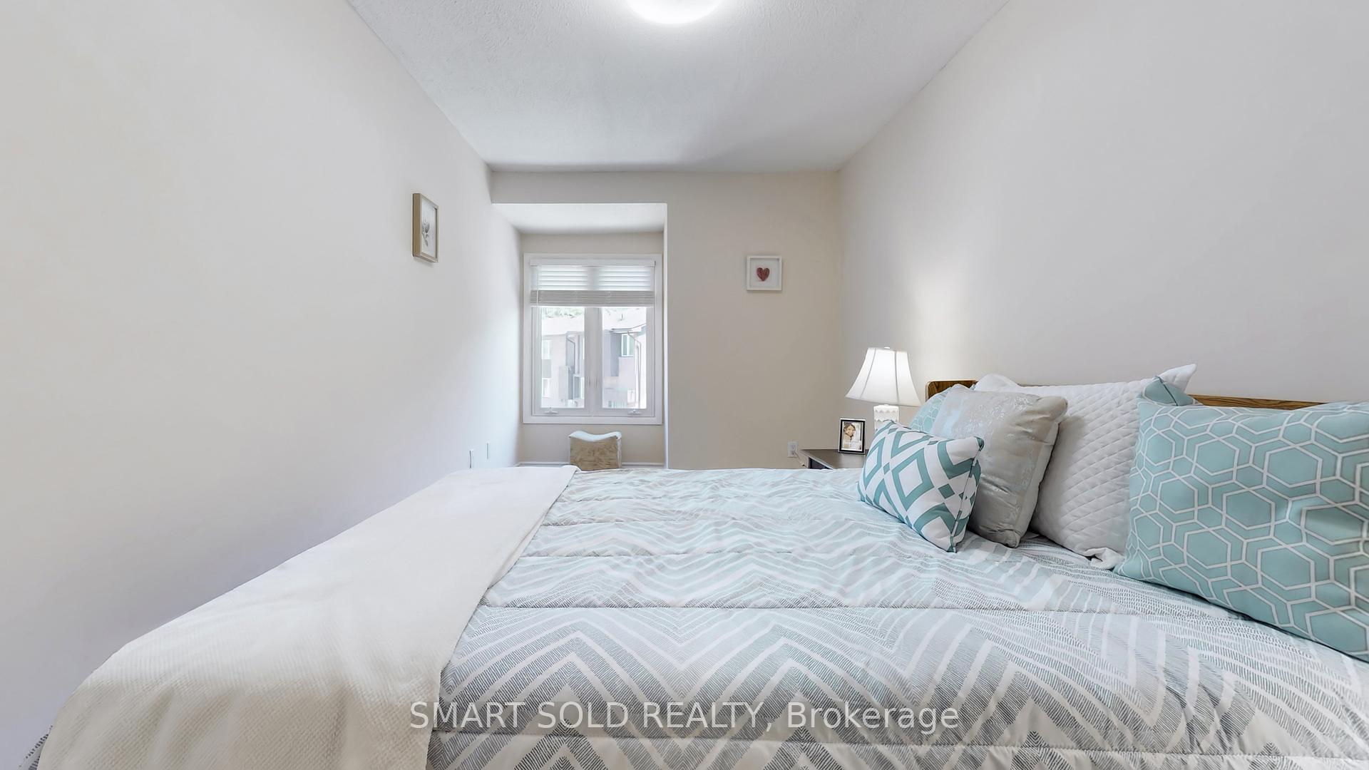 3 Bedrooms Condo at 2606 Midland, Toronto For sale