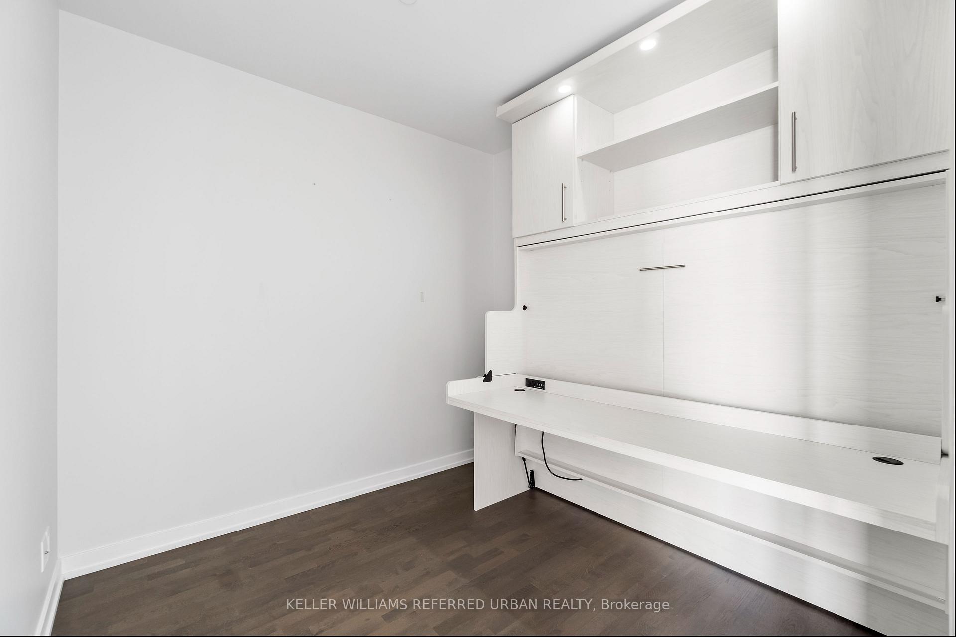 2 Bedrooms Condo at 185 Roehampton, Toronto For sale