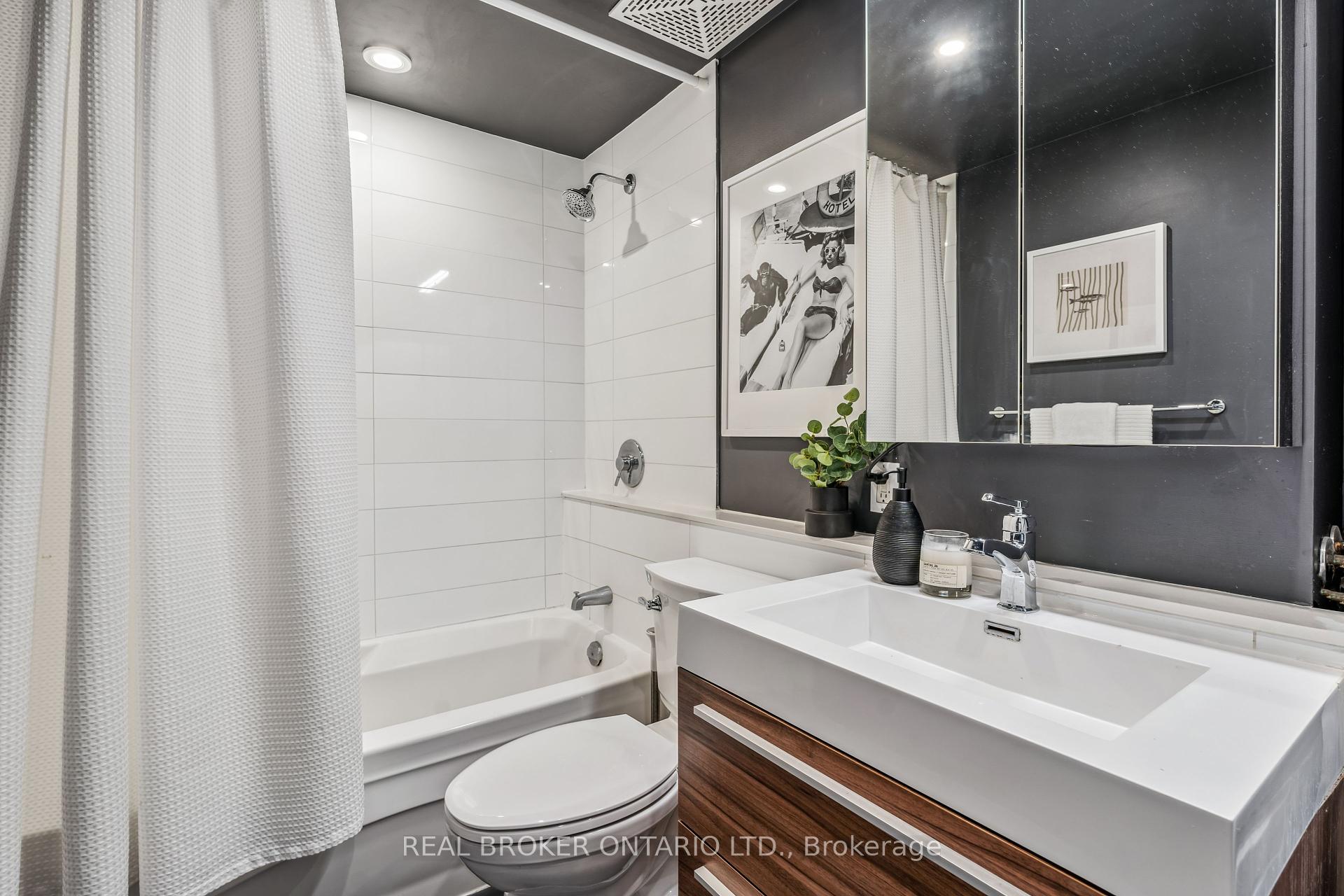 1 Bedroom Condo at 637 Lake Shore, Toronto For sale