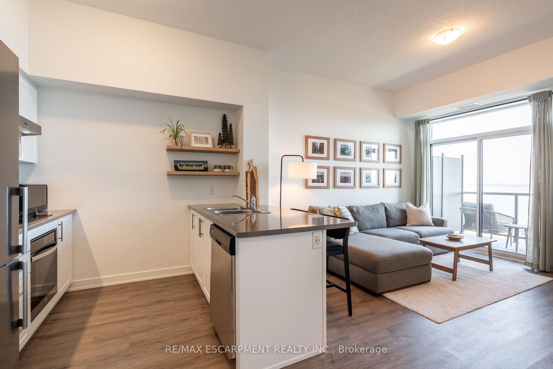 1 Bedroom Condo at 600 North Service, Hamilton For sale