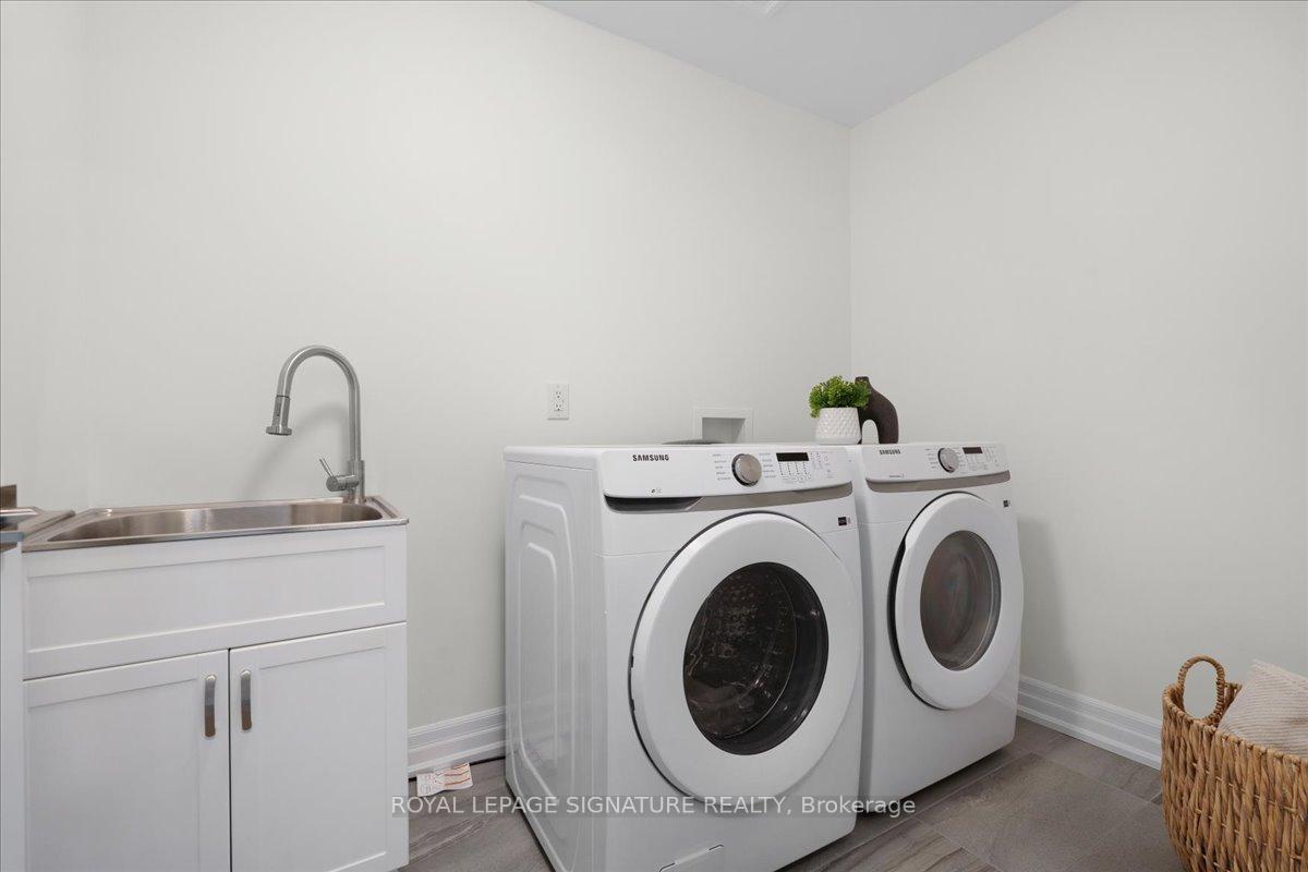 3 Bedrooms Condo at 2154 Walkers,  Burlington For sale
