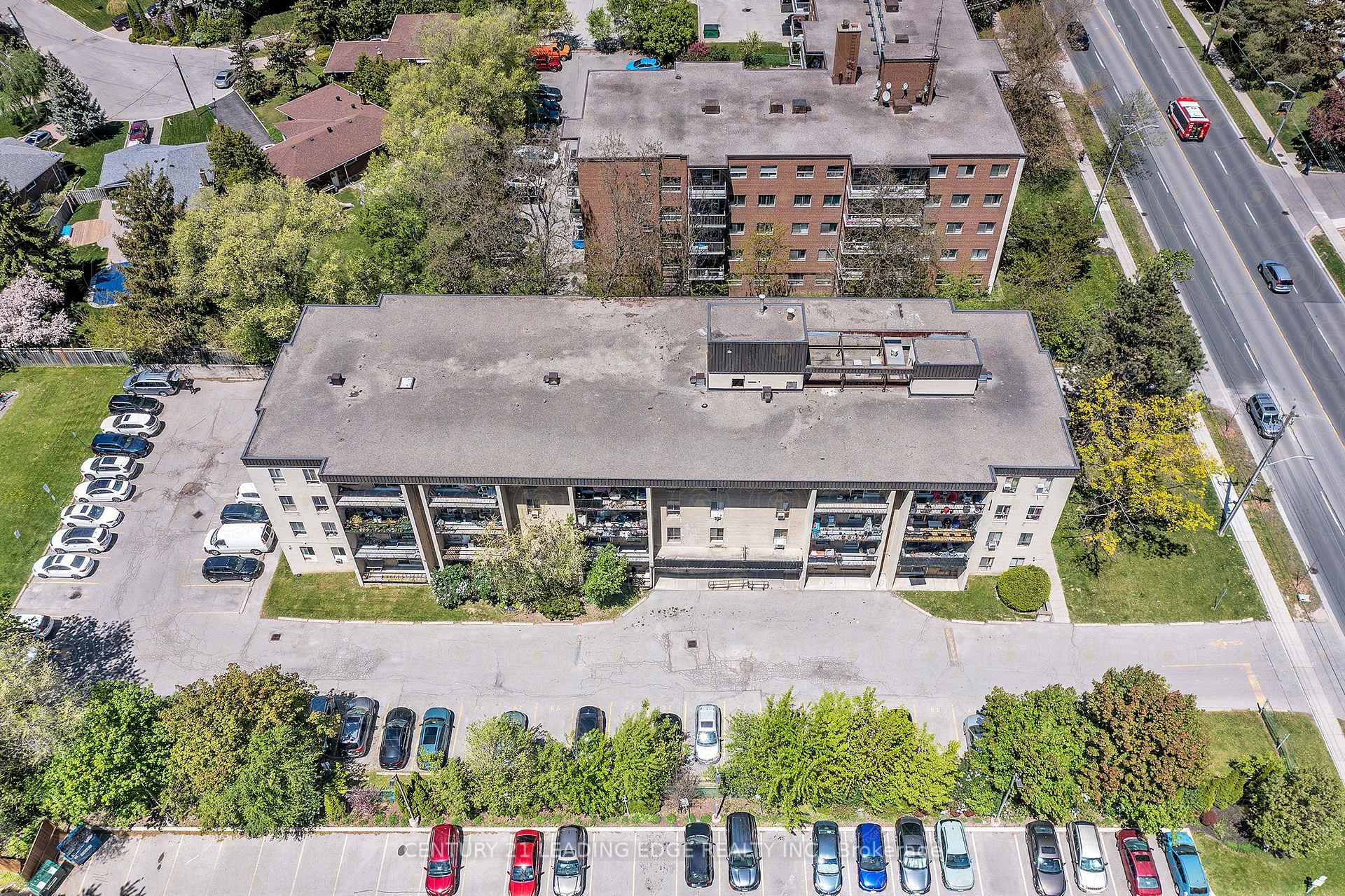 3 Bedrooms Condo at 1690 Victoria Park, Toronto For sale