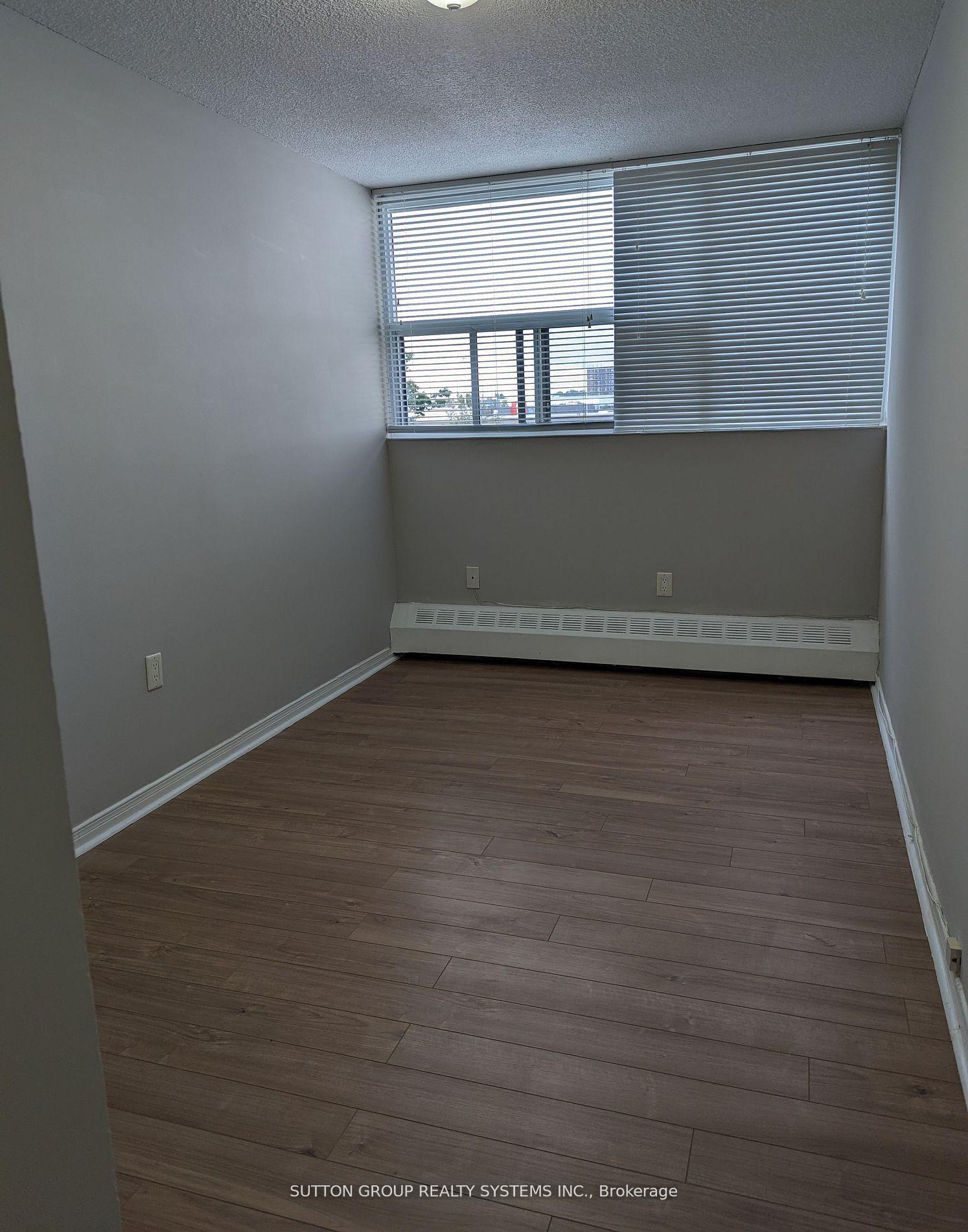 2 Bedrooms Condo at 2900 Battleford, Mississauga For sale