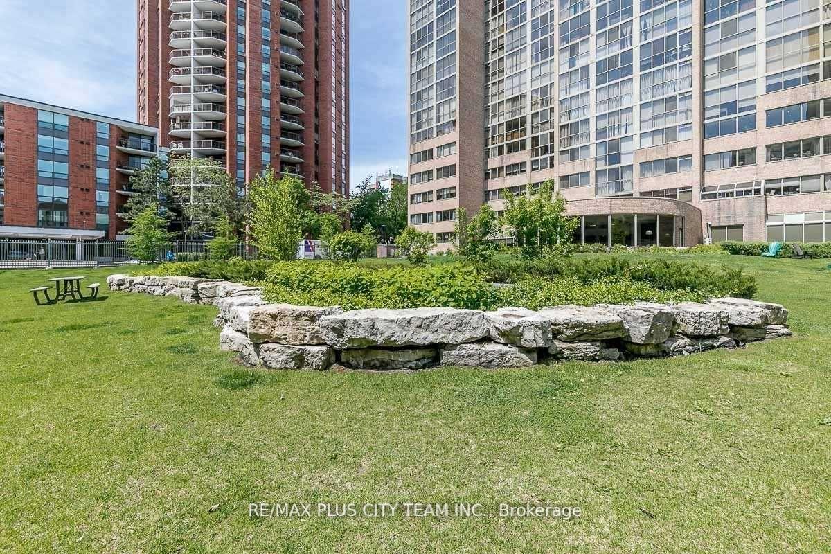 4 Bedrooms Condo at 60 Homewood, Toronto For sale