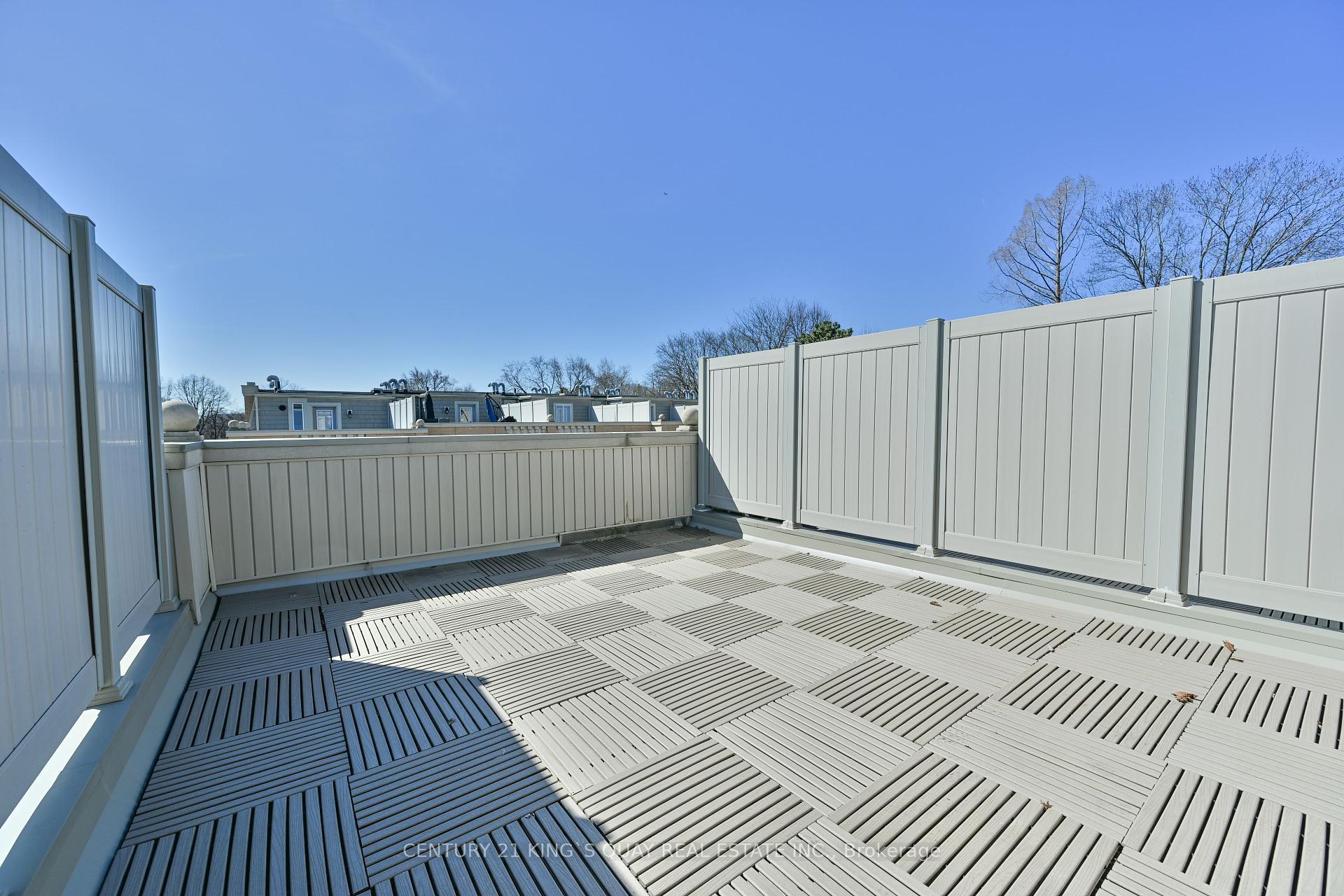 3 Bedrooms Condo at 40 Hargrave,  Toronto For sale
