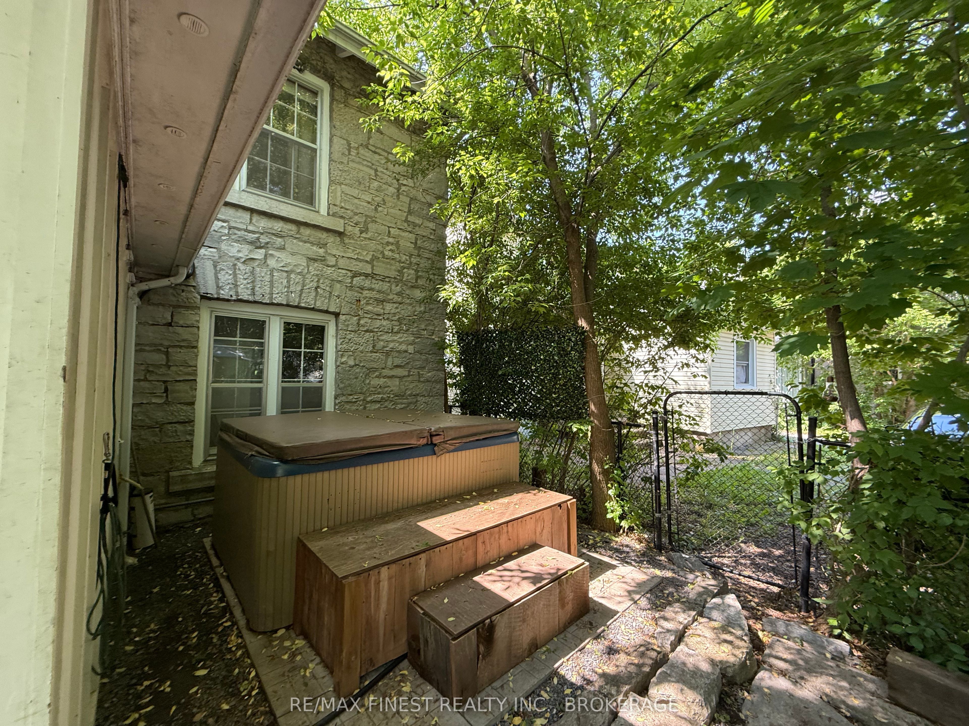 579 Union Street