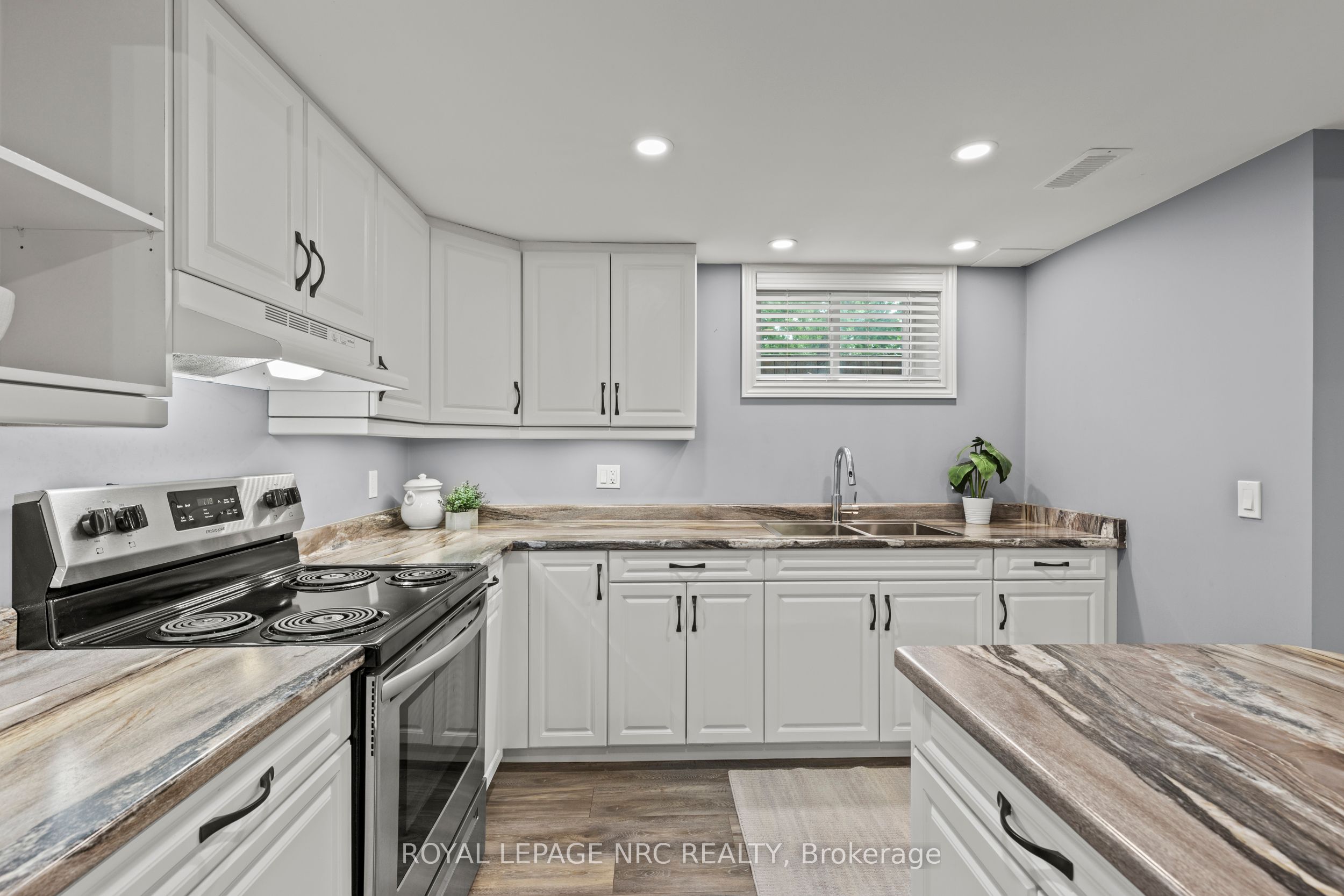 10 Whiteoak Drive