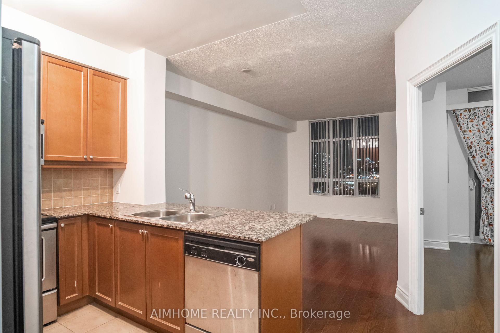 1 Bedroom Condo at 10 bloorview, Toronto For sale