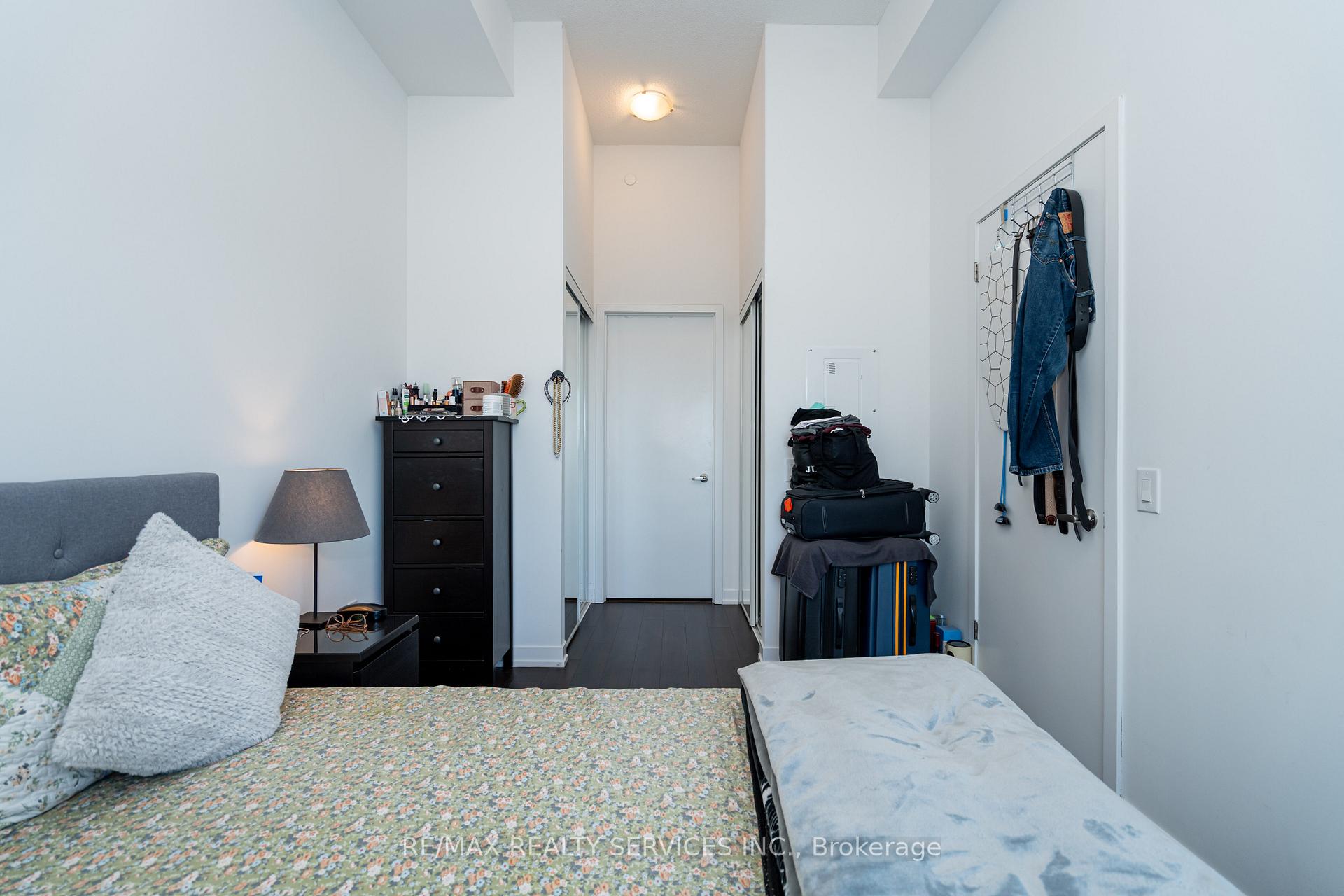 1 Bedroom Condo at 2560 Eglinton, Mississauga For sale