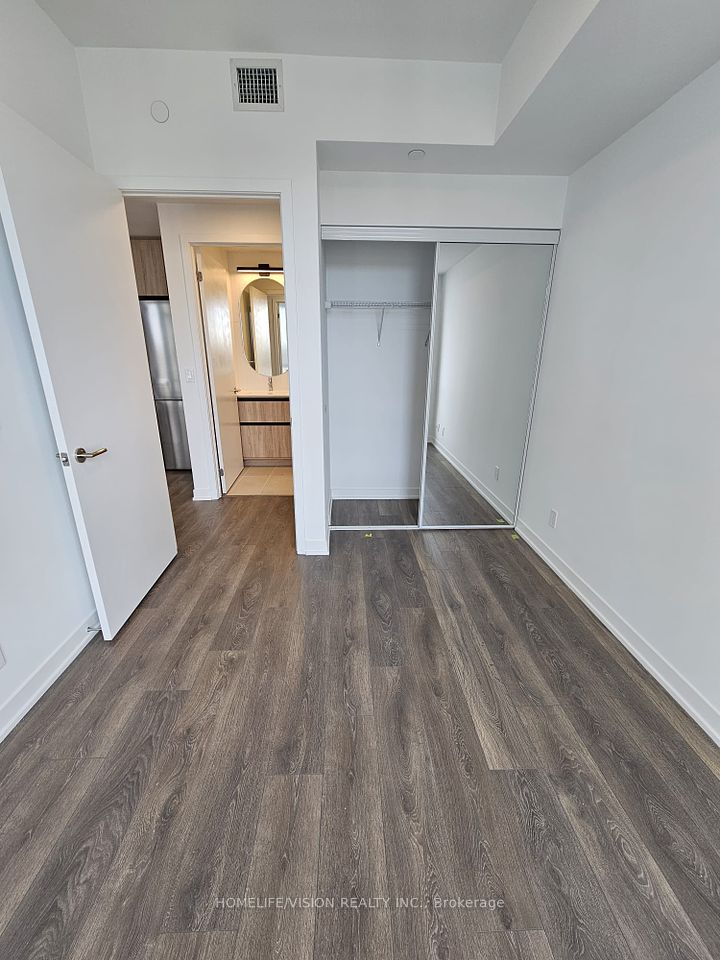 7950 Bathurst