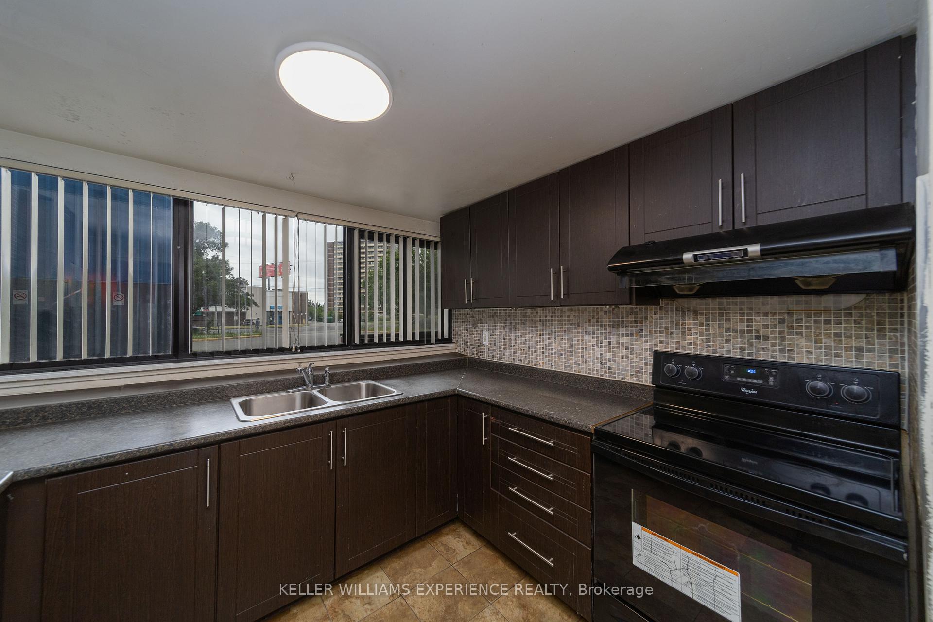 4 Bedrooms Condo at 4661 Jane, Toronto For sale