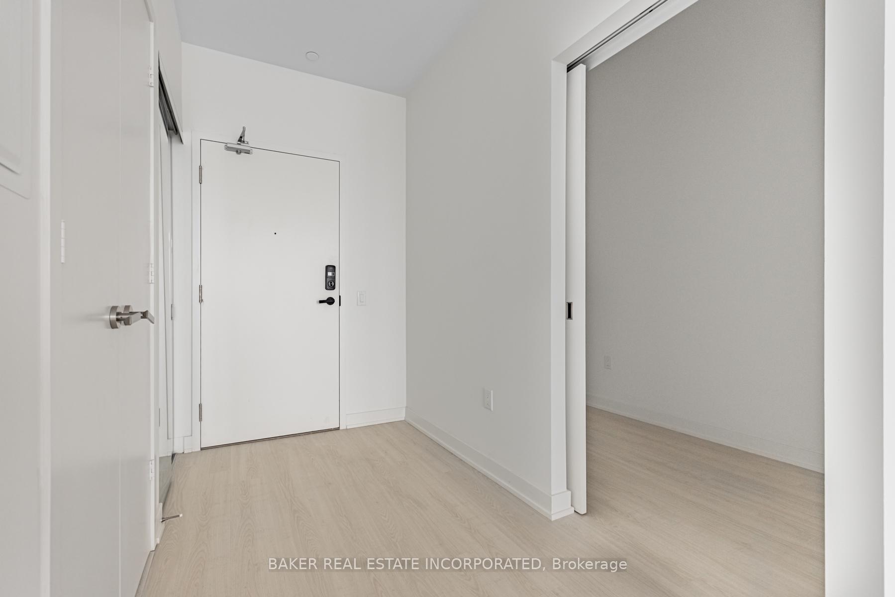3 Bedrooms Condo at 3883 Quartz, Mississauga For sale