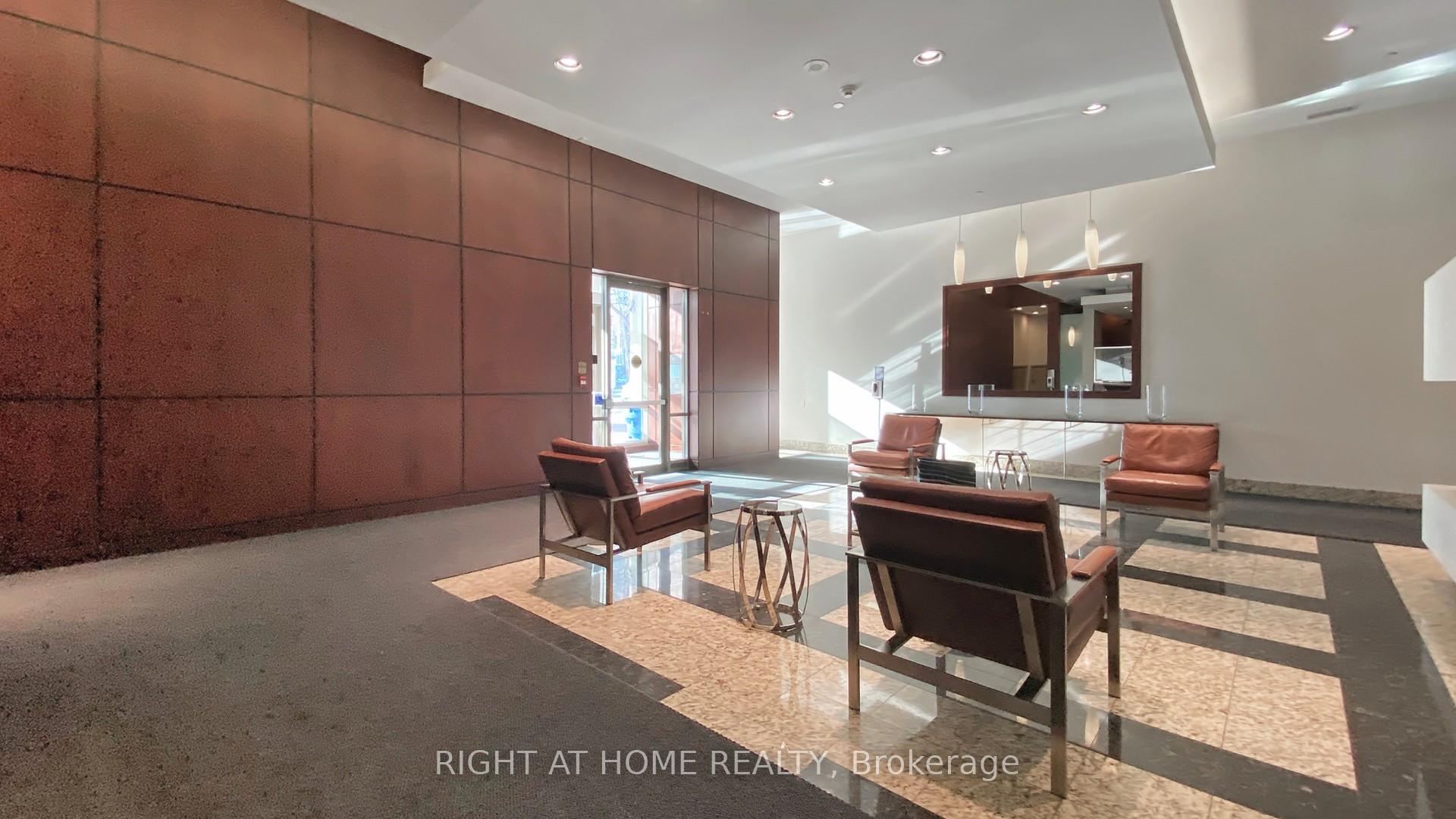 3 Bedrooms Condo at 18 Parkview, Toronto For sale