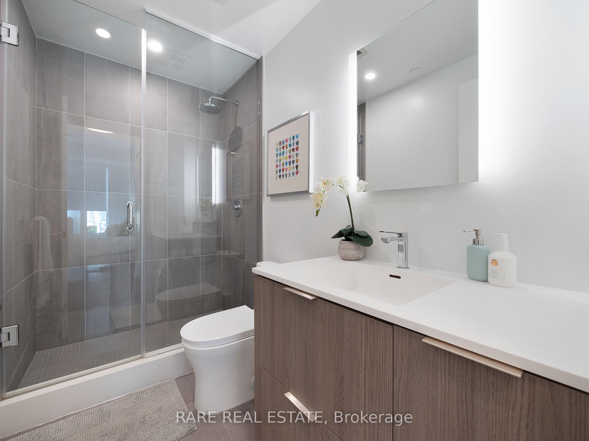 3 Bedrooms Condo at 185 Alberta, Toronto For sale