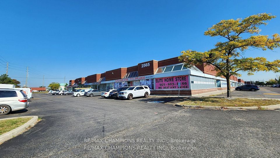 2565 Steeles