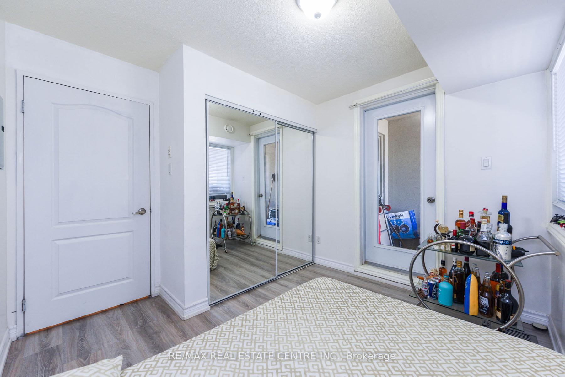 3 Bedrooms Condo at 7405 Goreway, Mississauga For sale