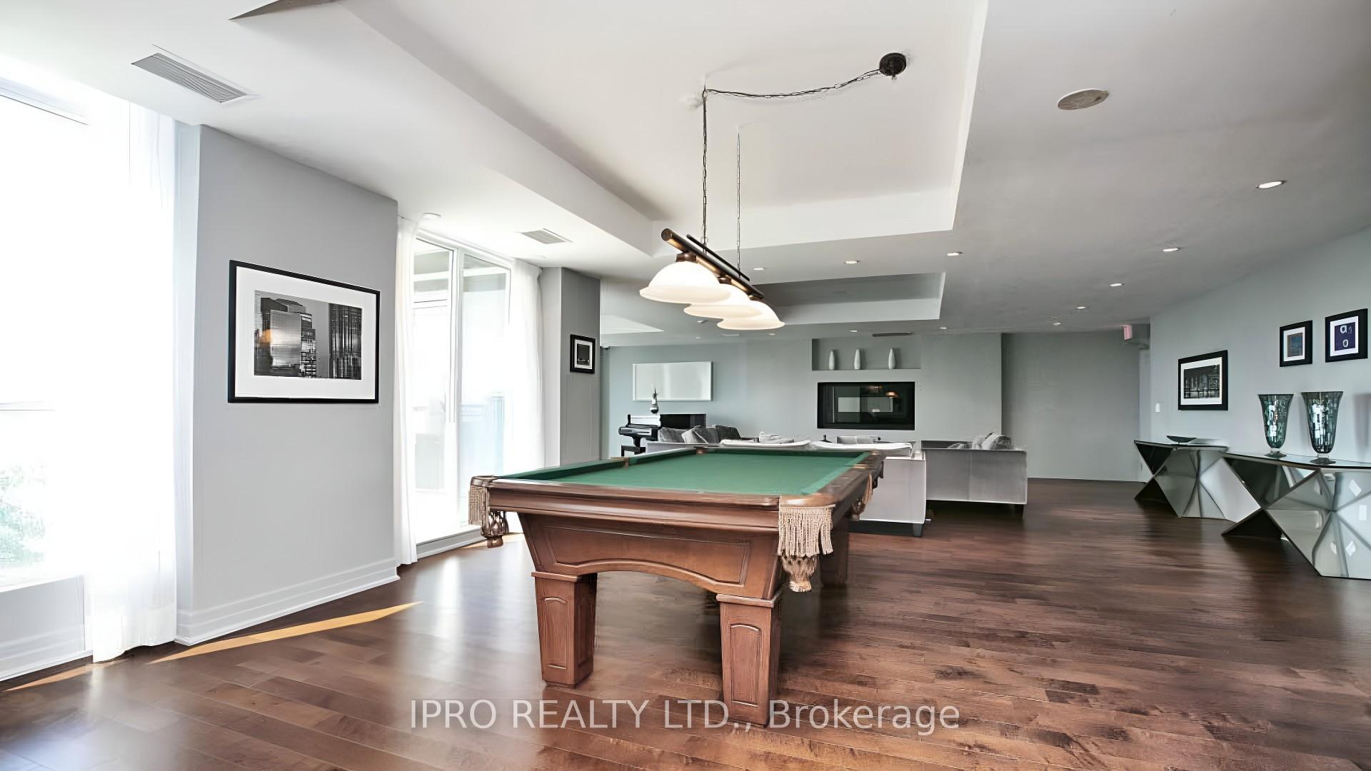 2 Bedrooms Condo at 628 Fleet, Toronto For sale