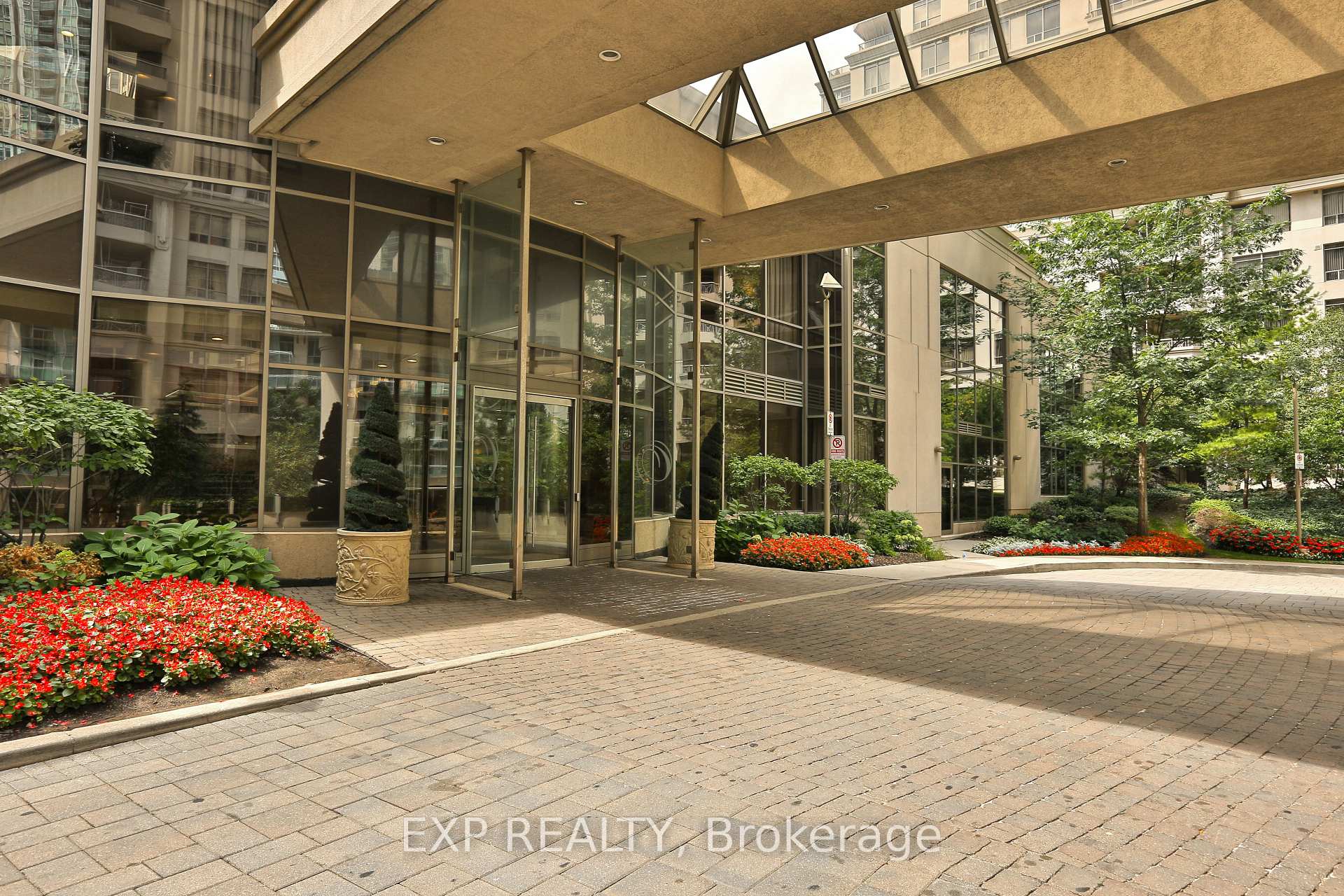 #1202 – 3880 Duke of York Boulevard, Mississauga, ON L5B 4M7