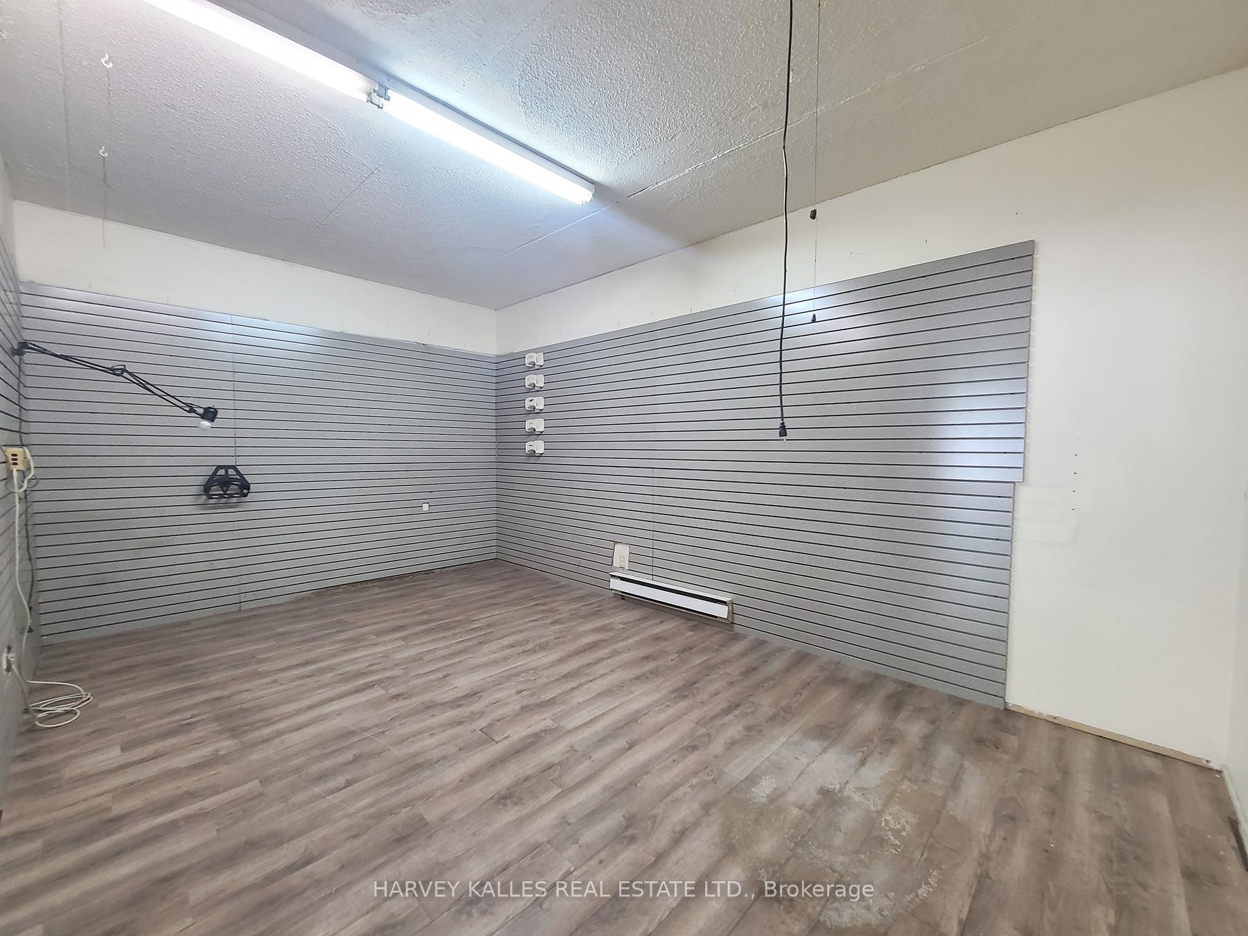 3819 Lake Shore Boulevard W retail