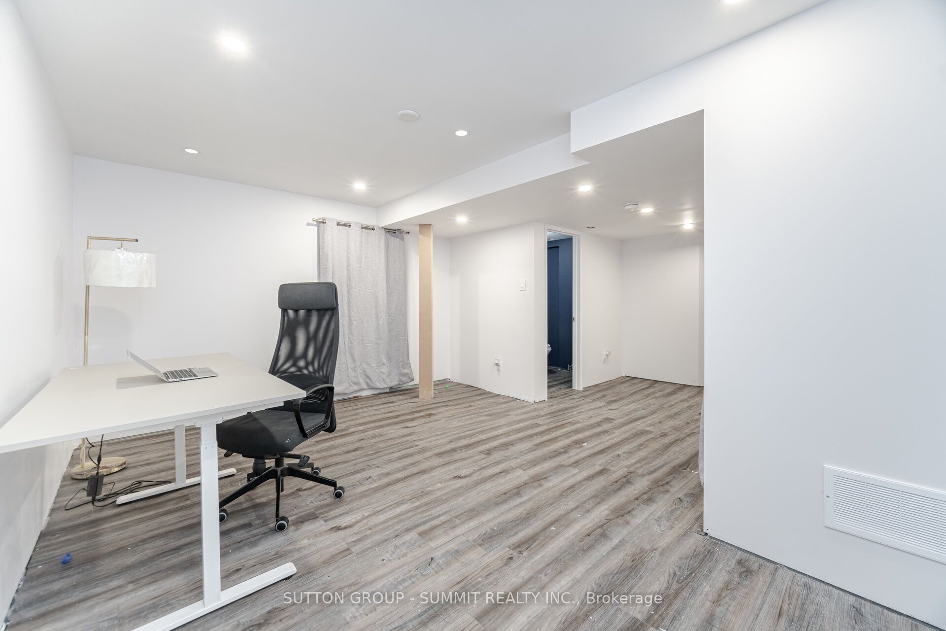 1809 Upper Wentworth Street, #32