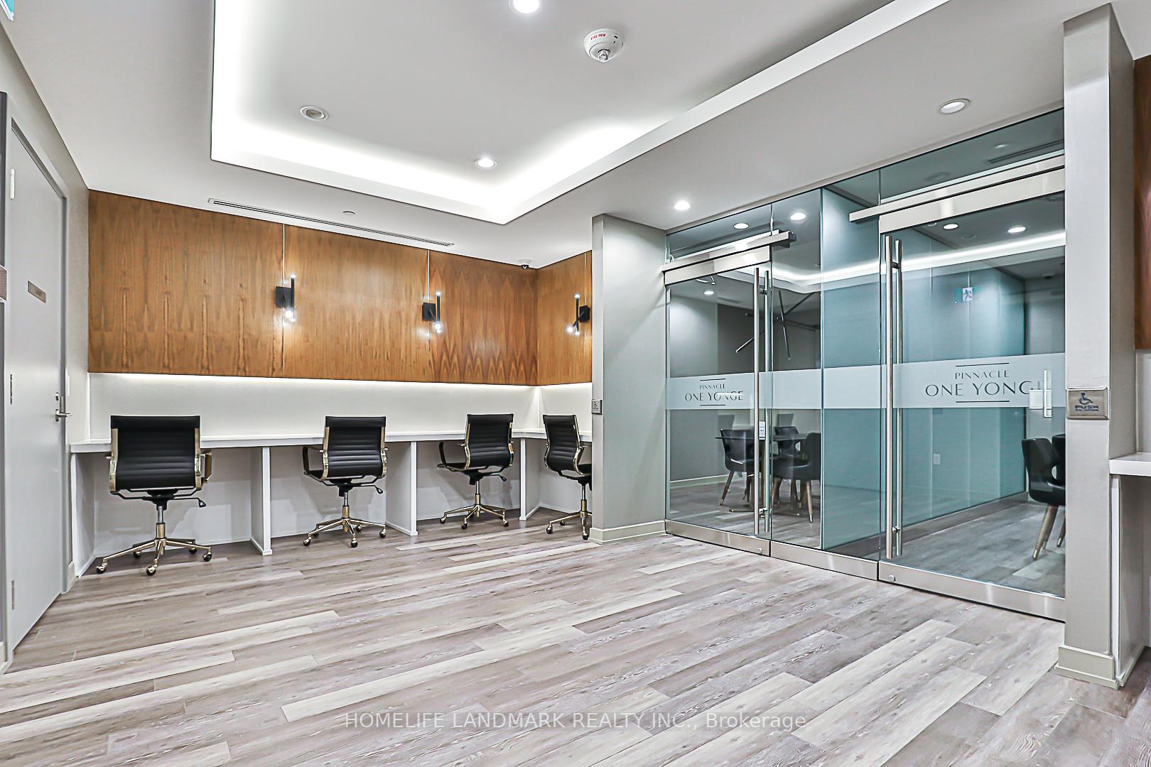 3 Bedrooms Condo at 28 Freeland, Toronto For sale