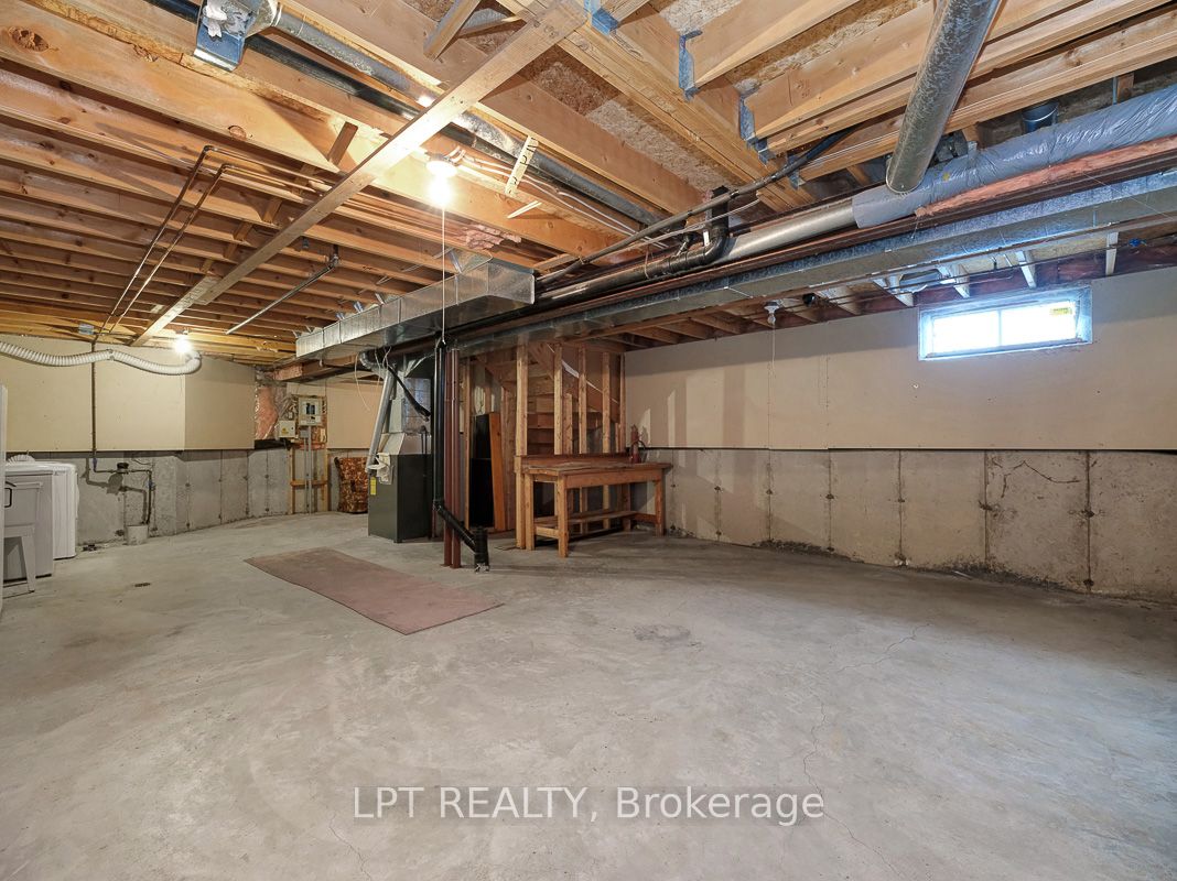 83 Langstrom Crescent